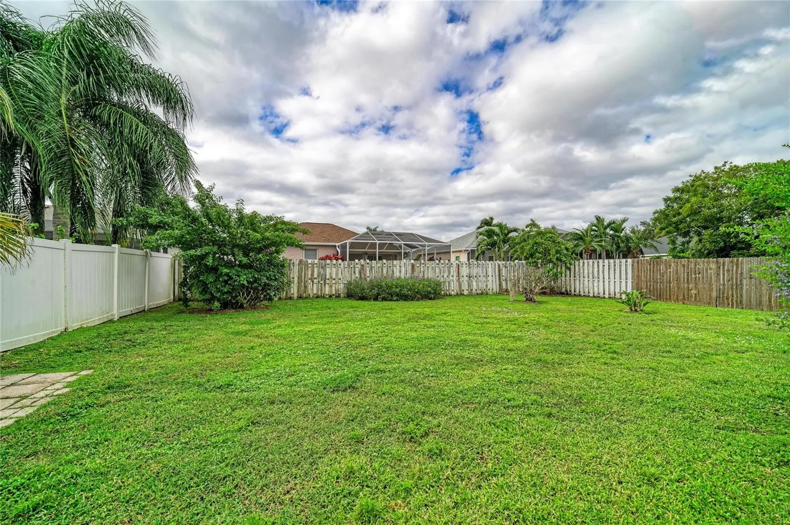 10554 OLD GROVE CIR