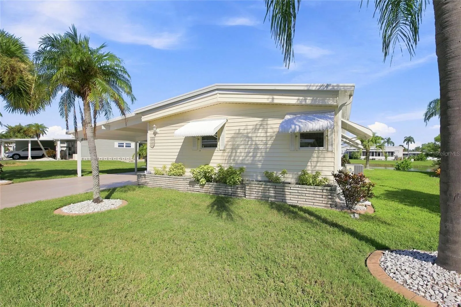 106 KING ARTHUR DR