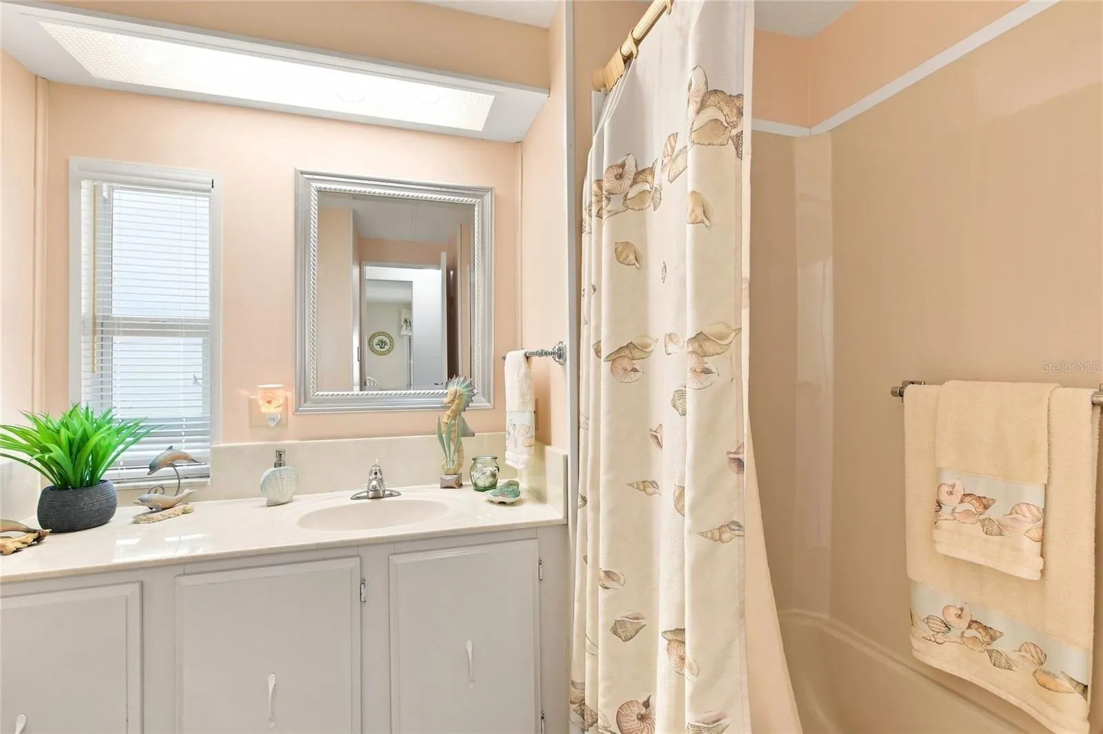 106 KING ARTHUR DR