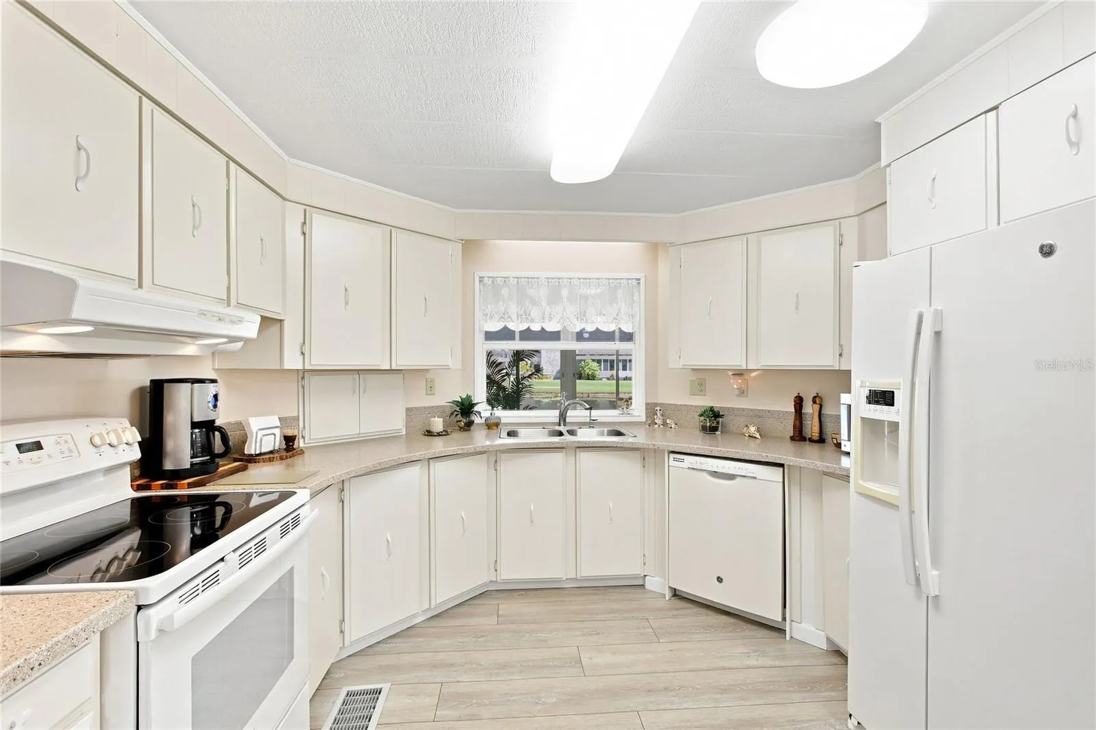106 KING ARTHUR DR