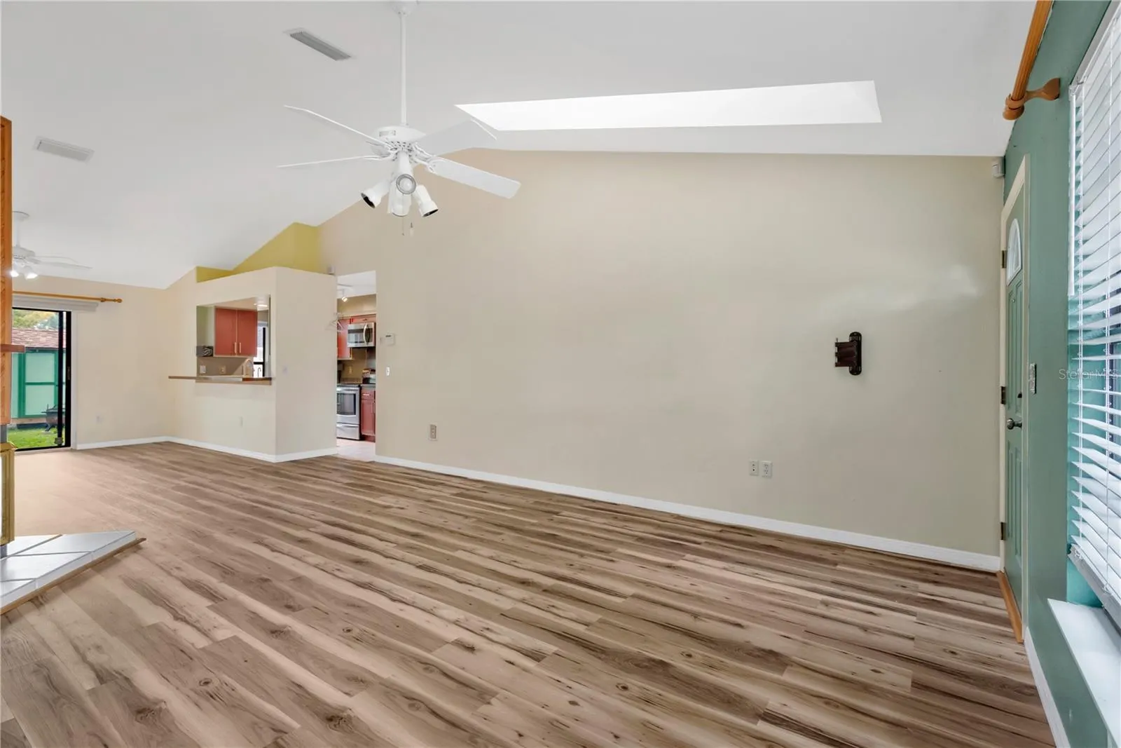 5546 34TH CT E