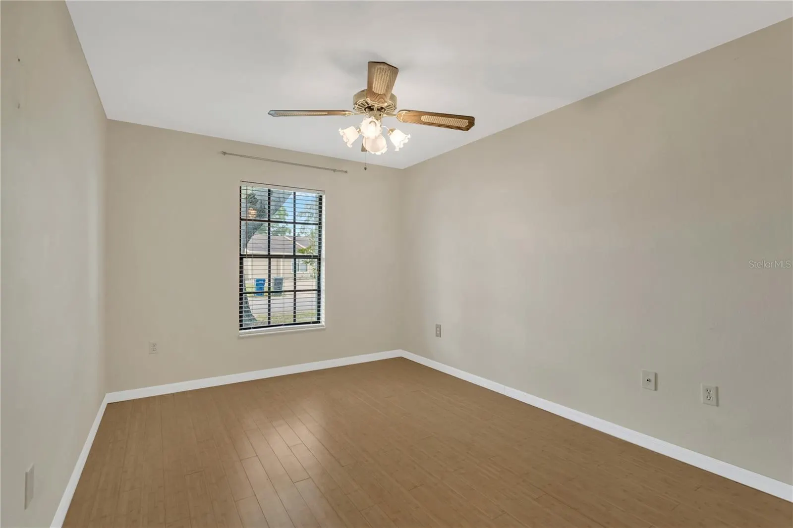 5546 34TH CT E