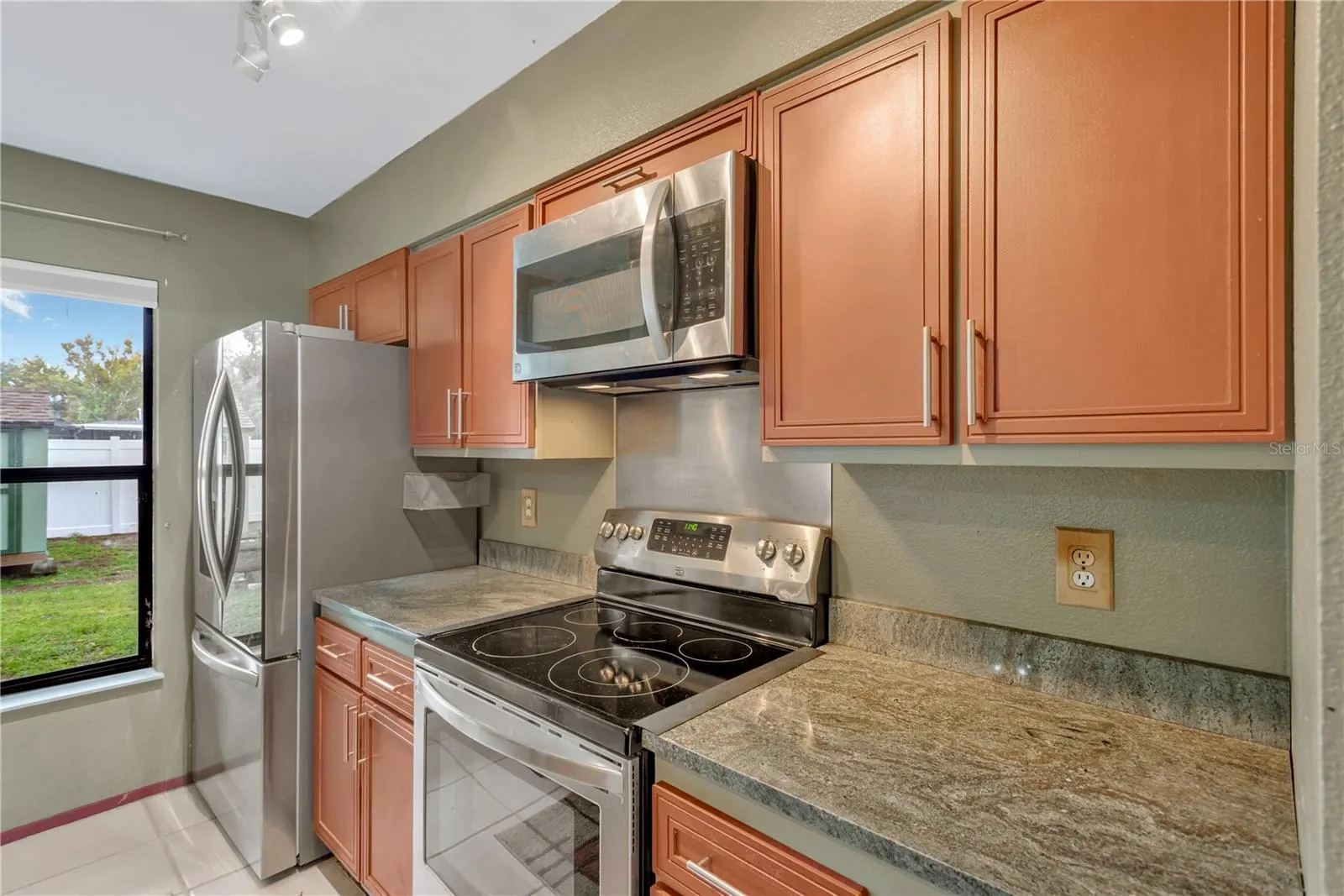 5546 34TH CT E