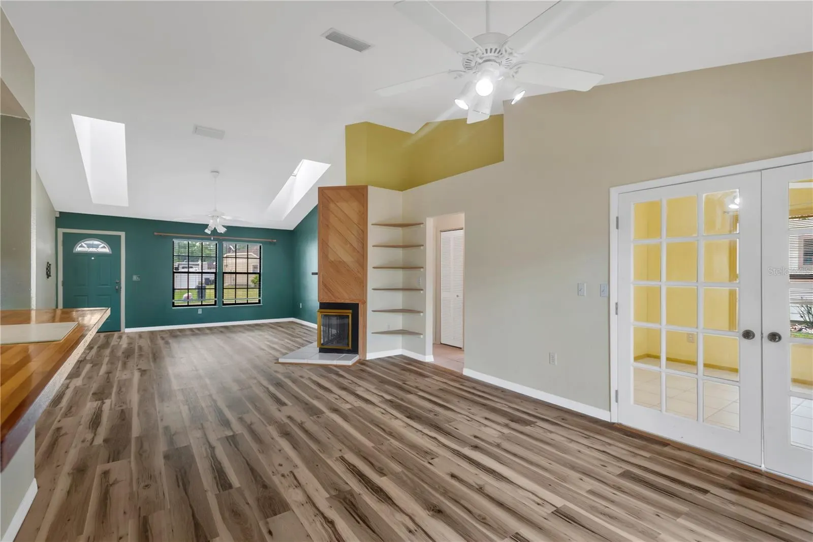 5546 34TH CT E