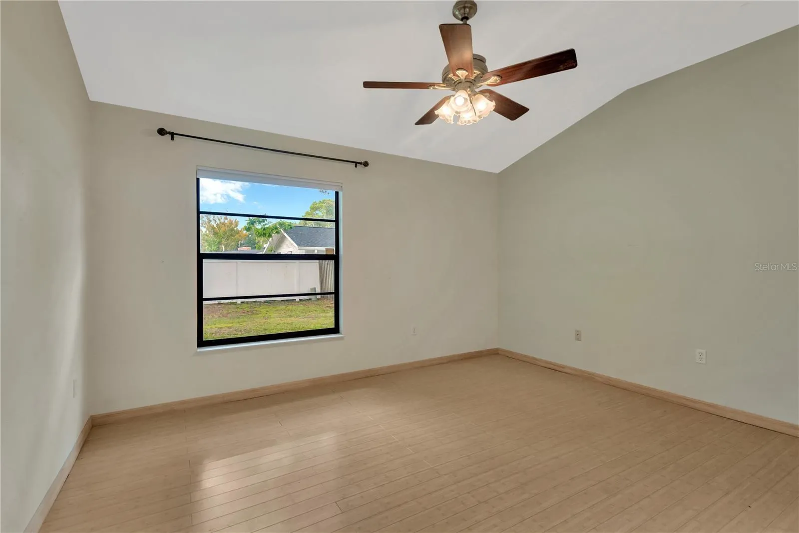 5546 34TH CT E