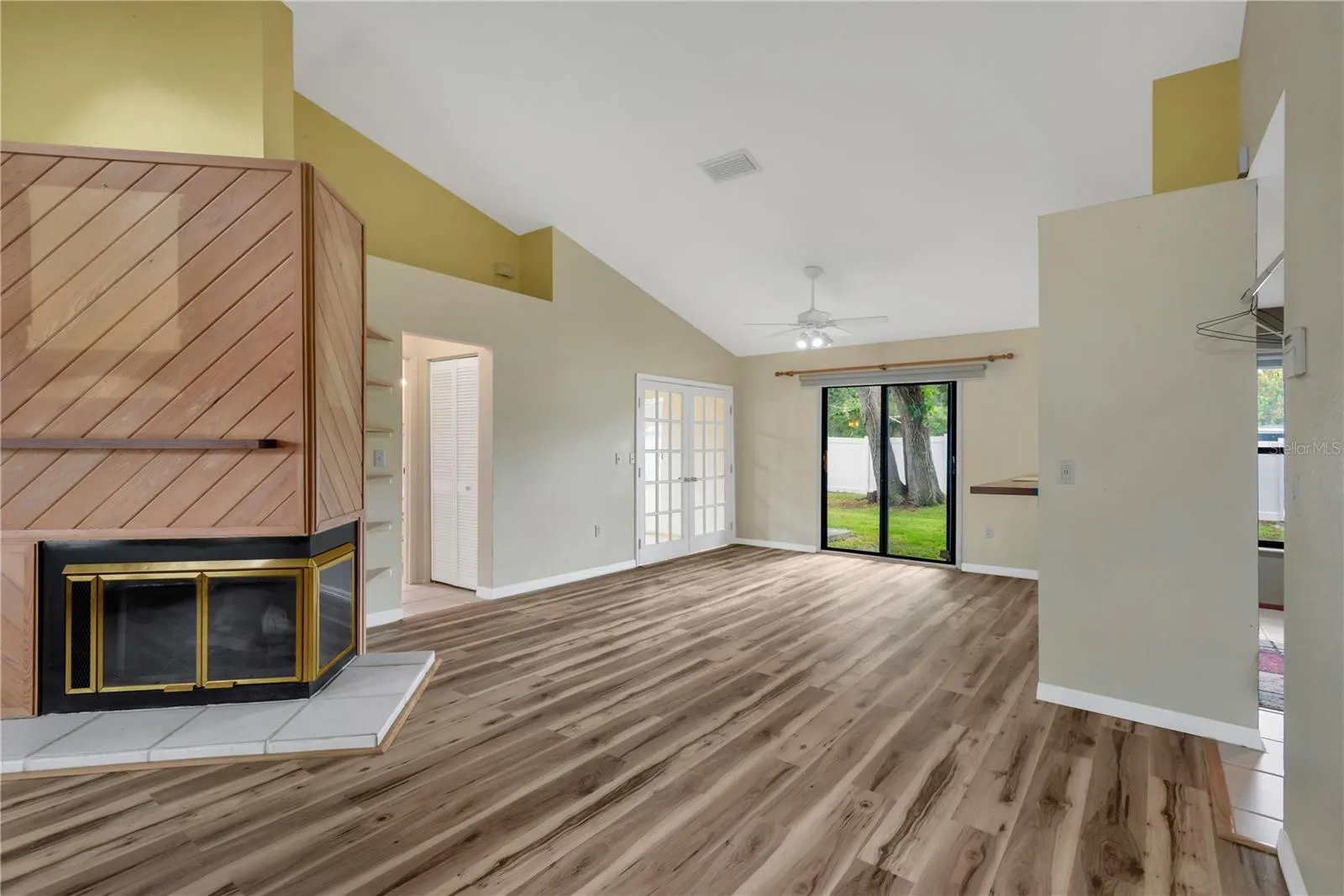 5546 34TH CT E