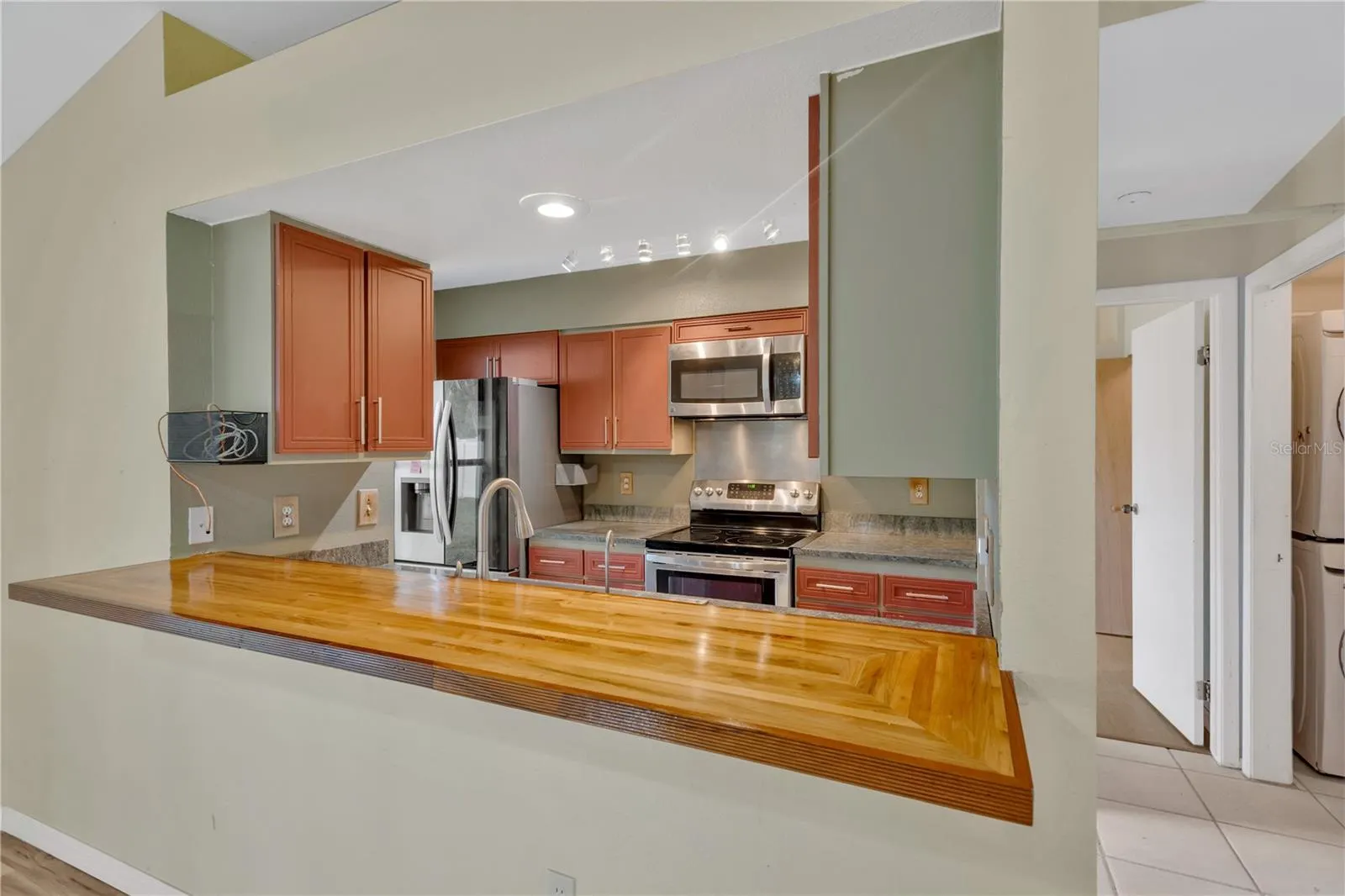 5546 34TH CT E