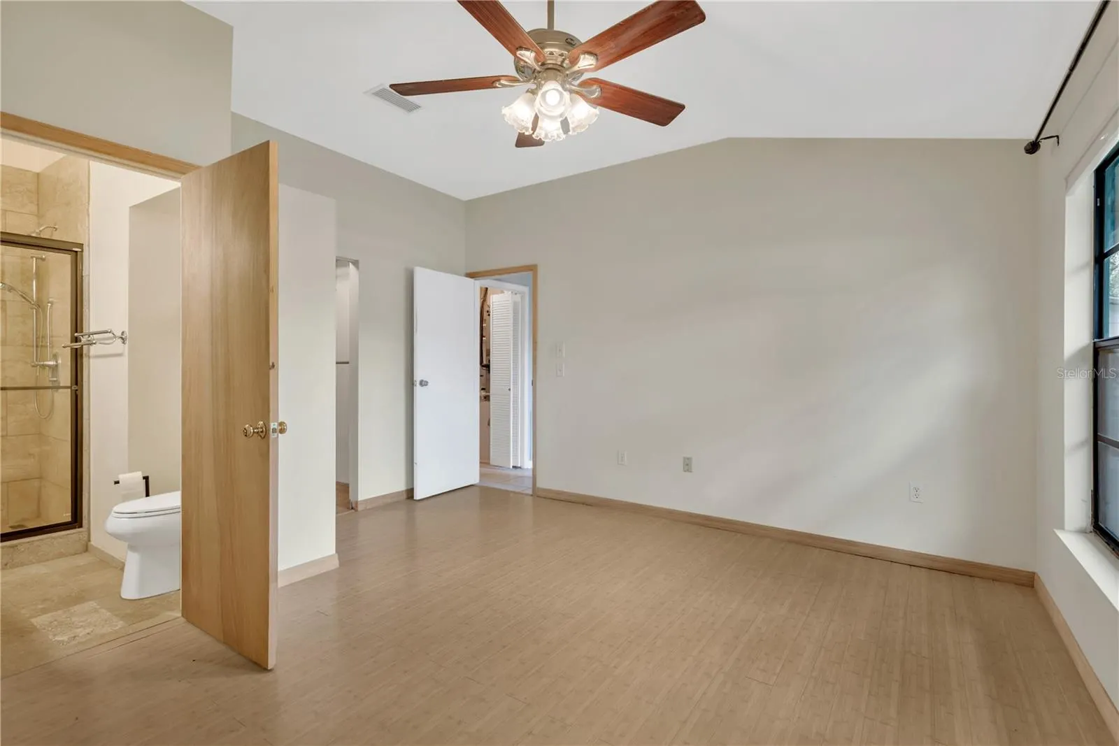 5546 34TH CT E
