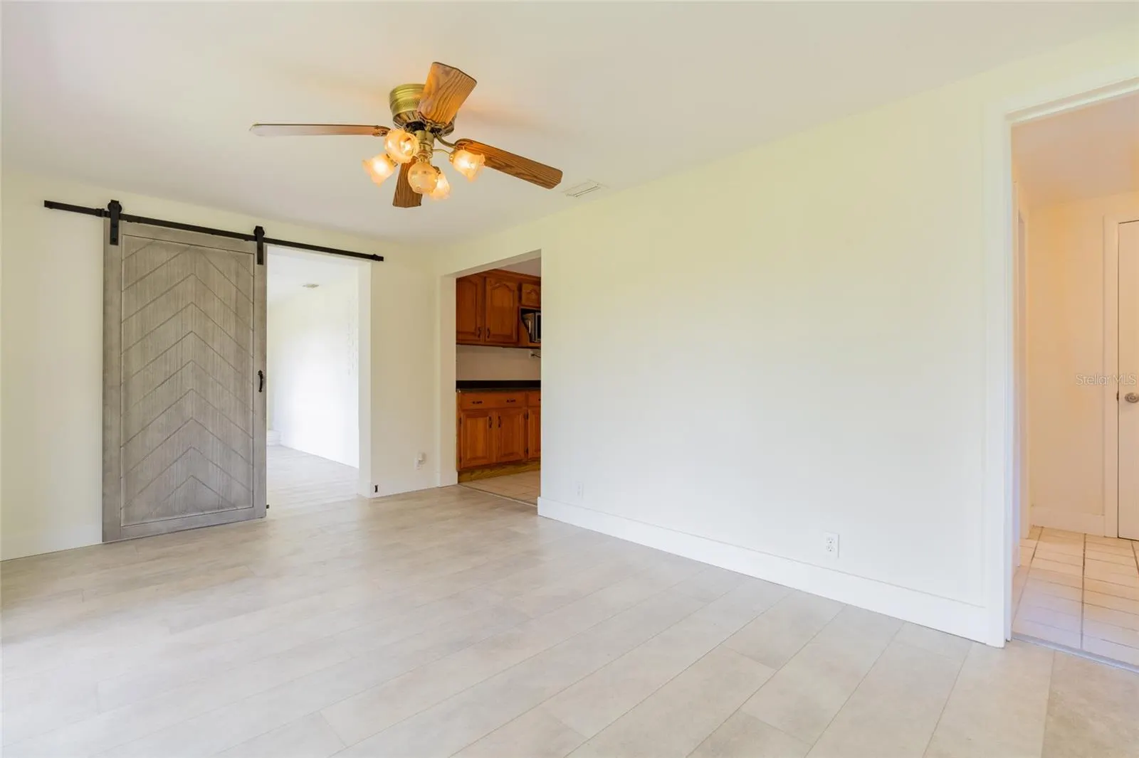 605 BARNES PKWY