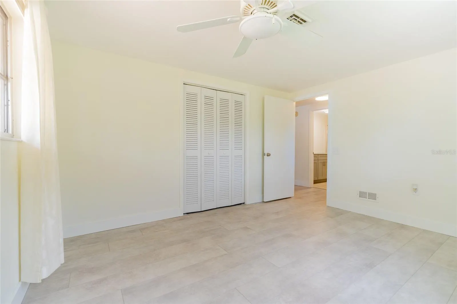 605 BARNES PKWY