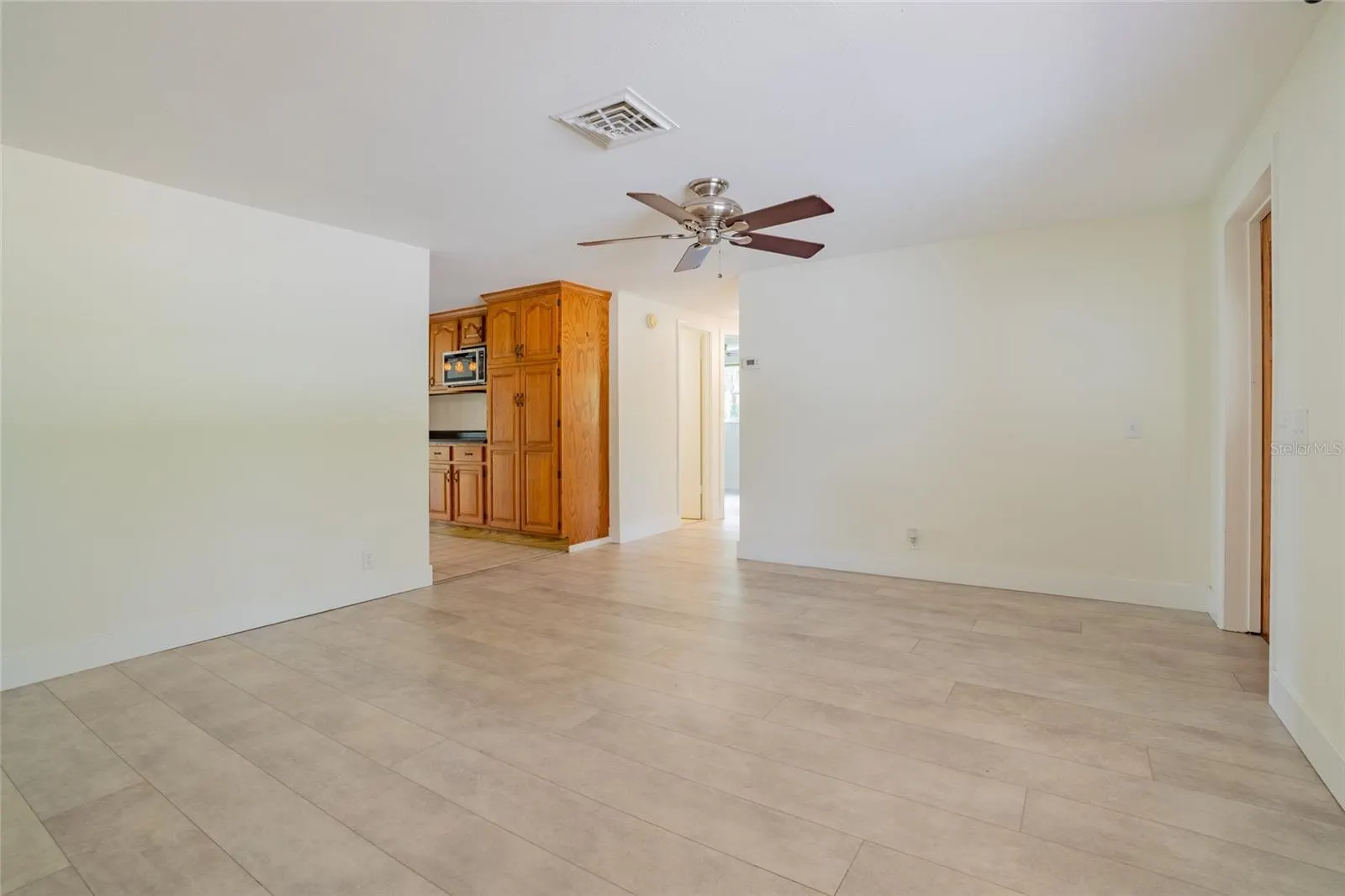 605 BARNES PKWY