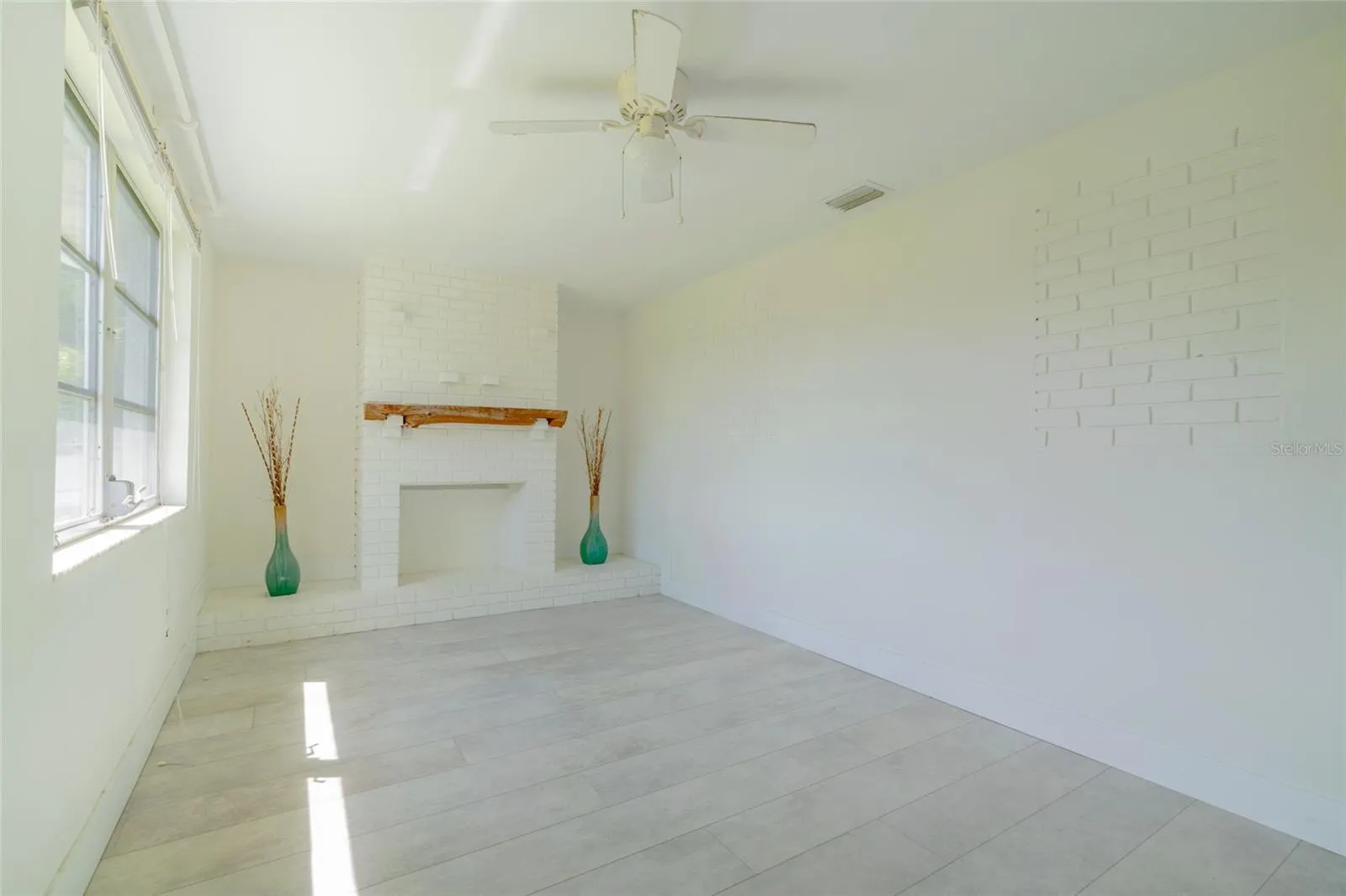 605 BARNES PKWY