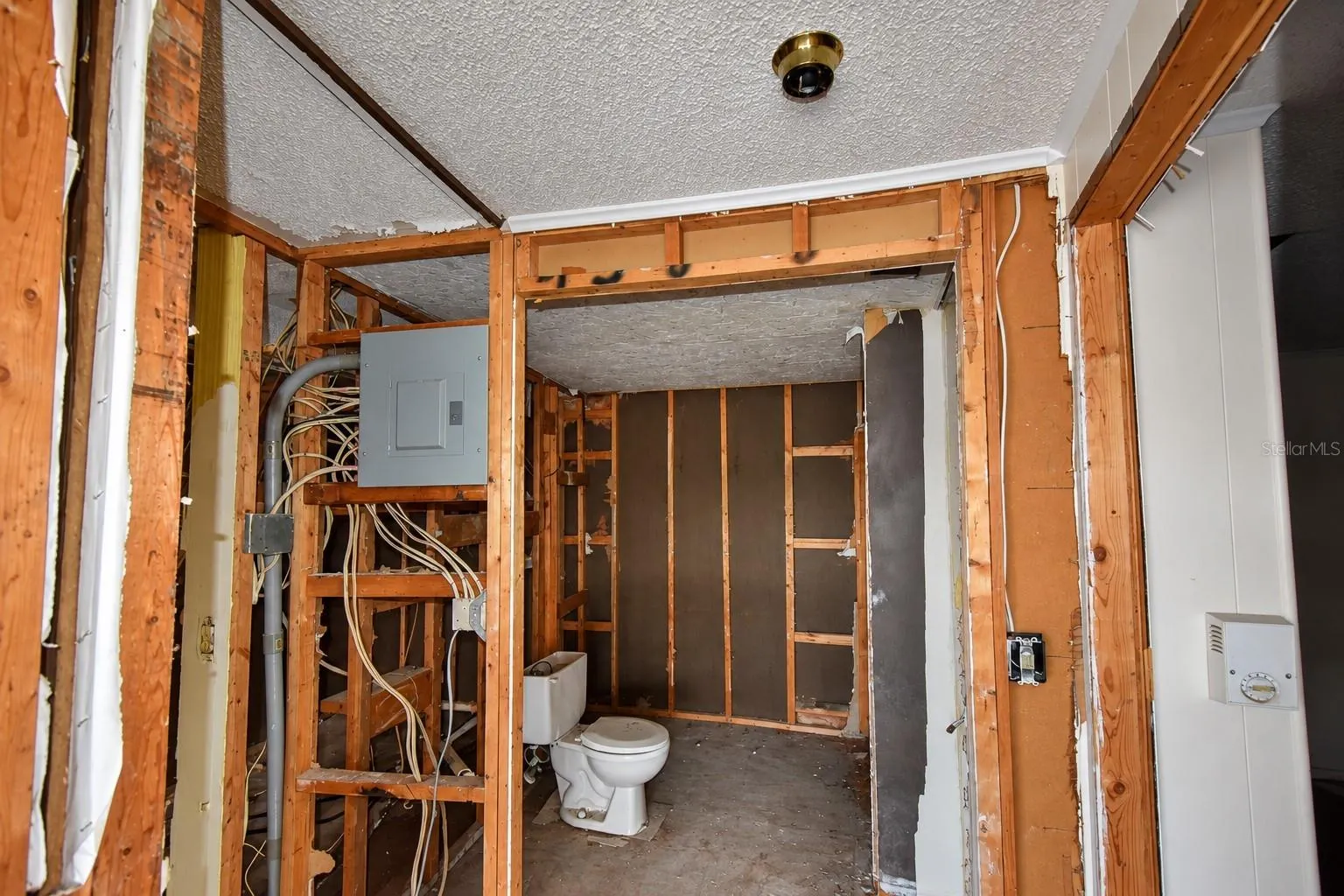 202 BROADWAY ST E #400 #400