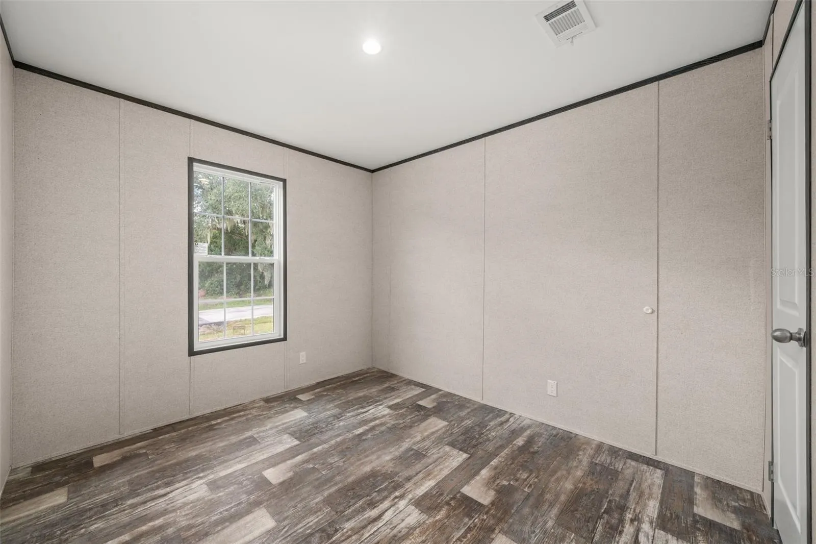 762 SALLY PL
