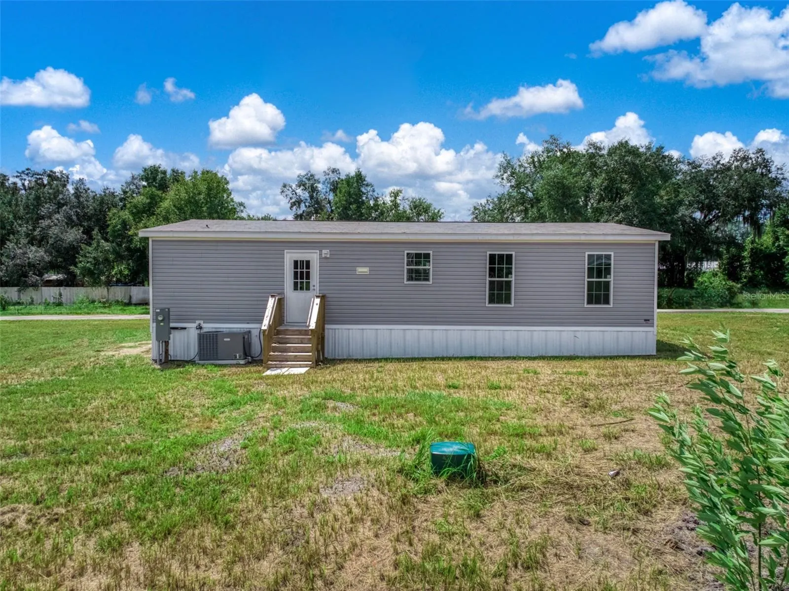 762 SALLY PL