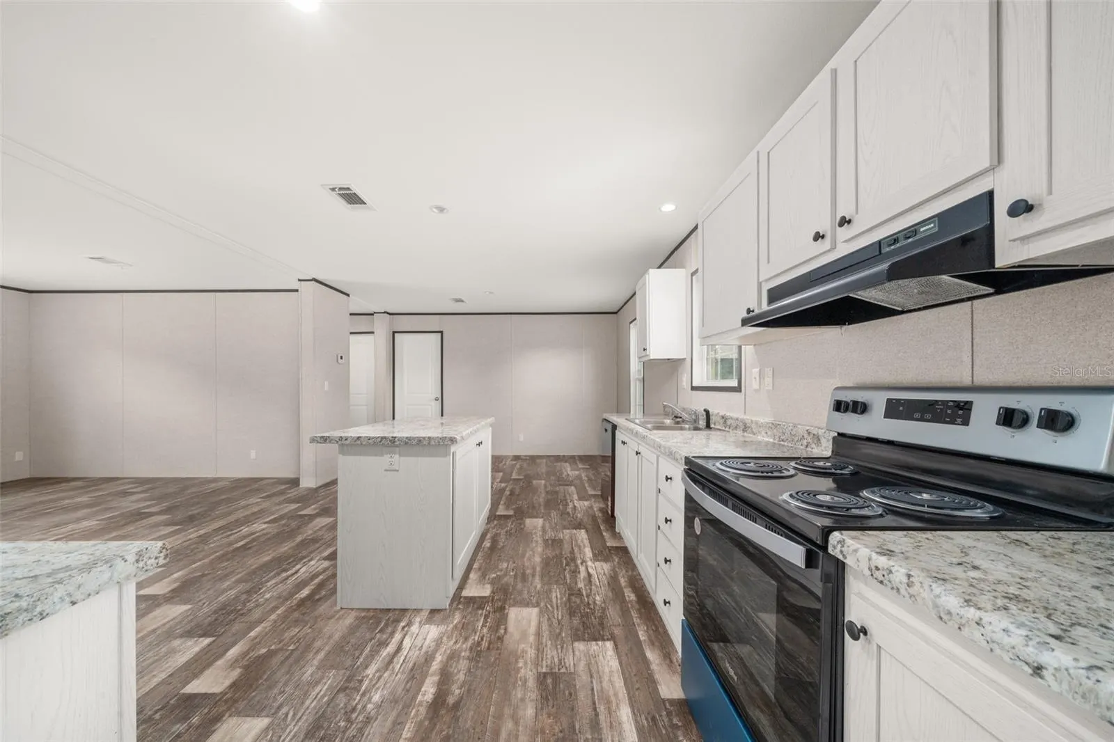 762 SALLY PL