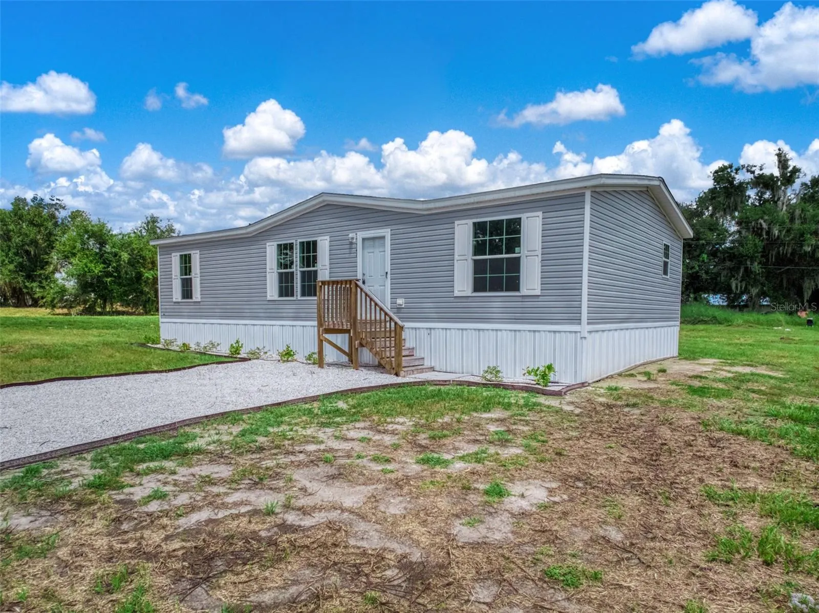 762 SALLY PL