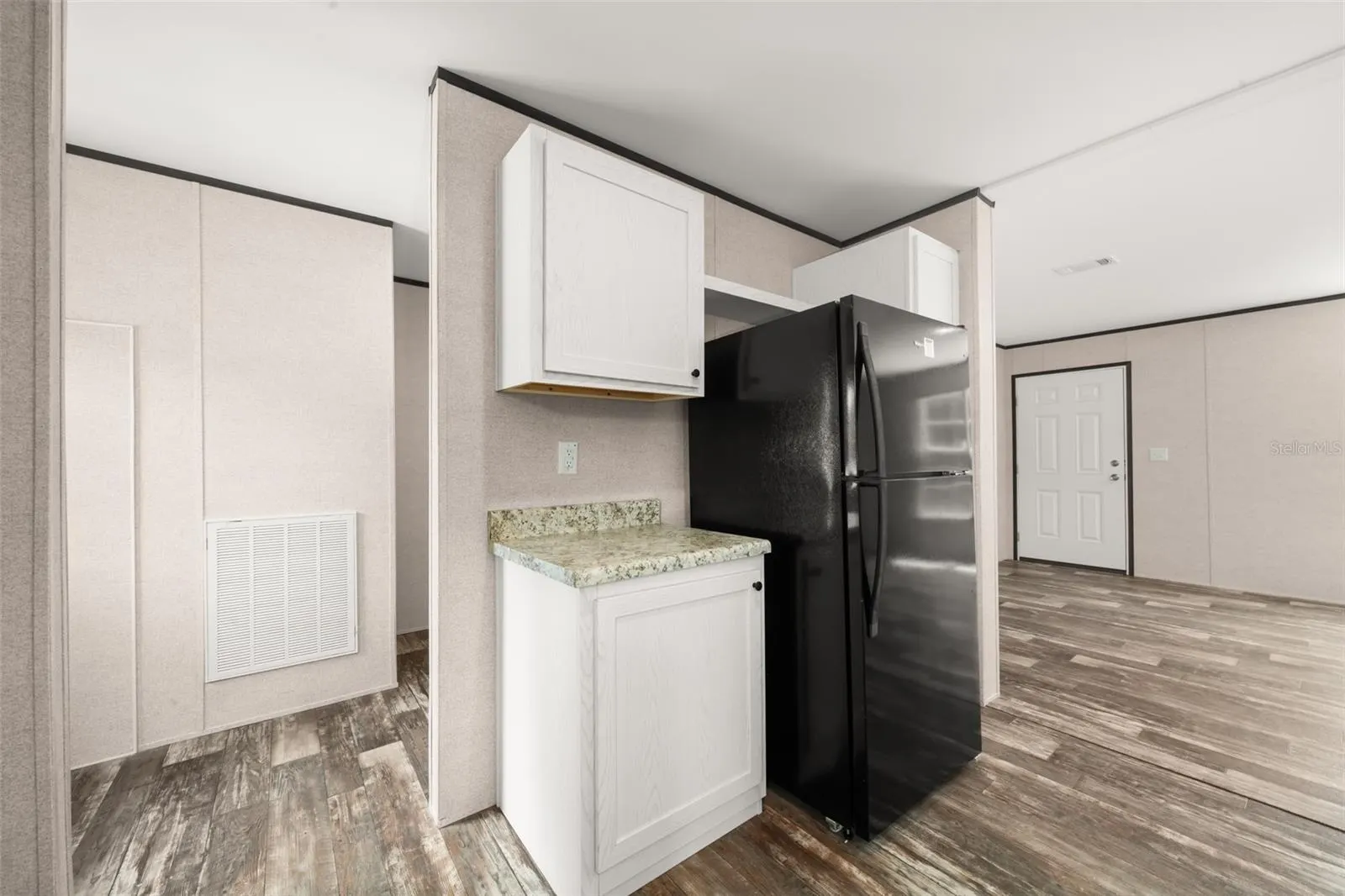 762 SALLY PL