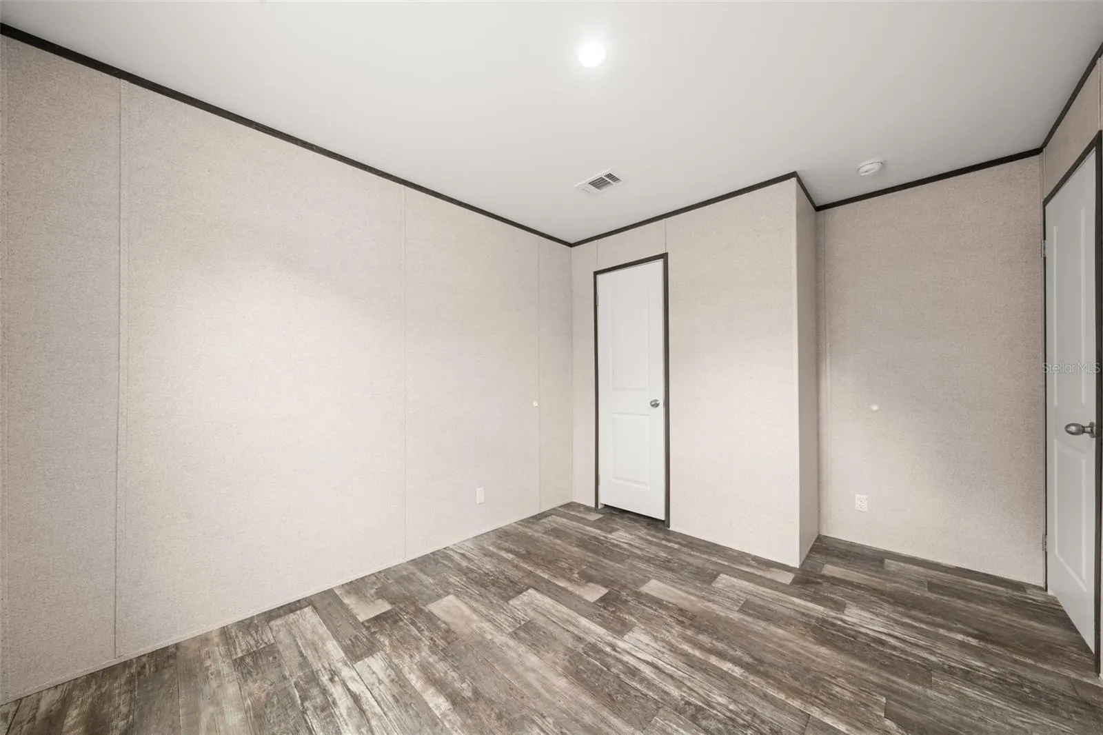 762 SALLY PL