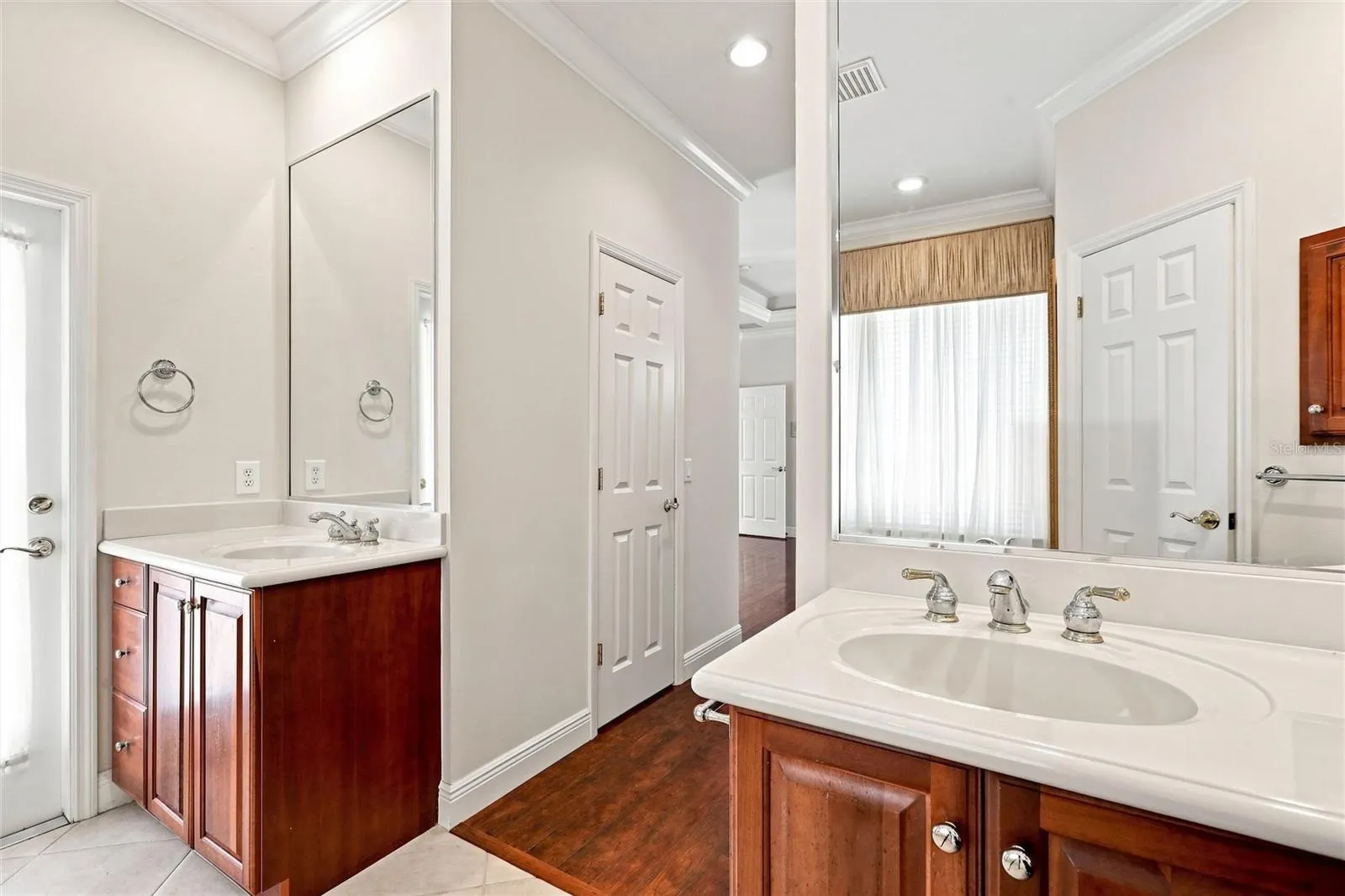 1328 THORNAPPLE DR