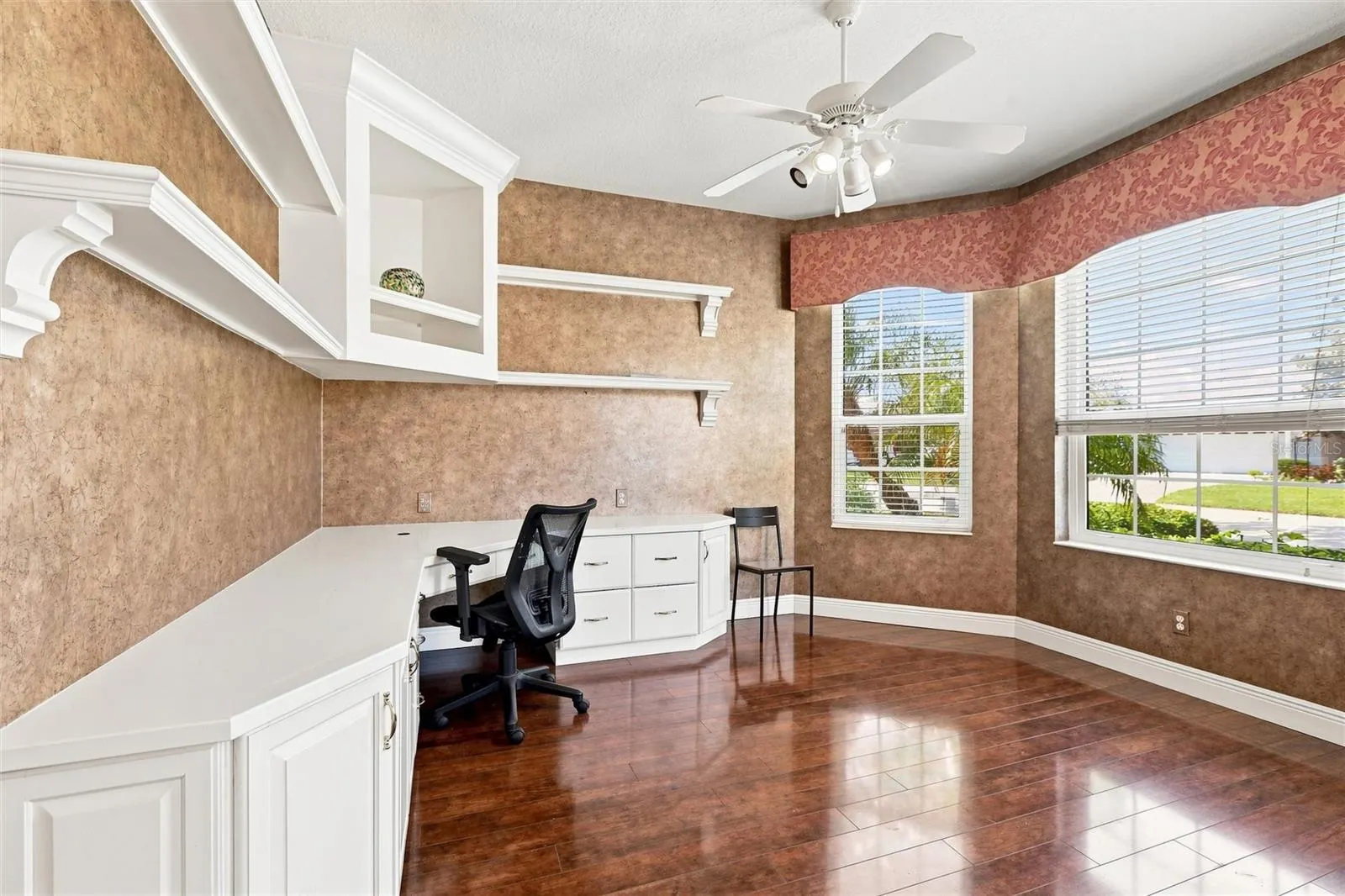 1328 THORNAPPLE DR