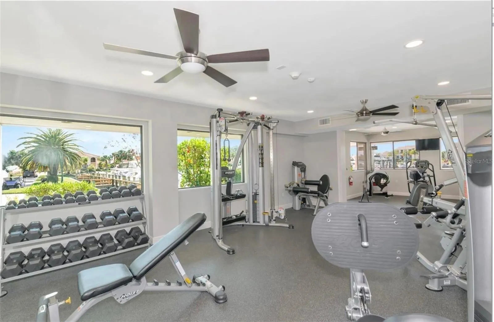 1417 LANDVIEW LN