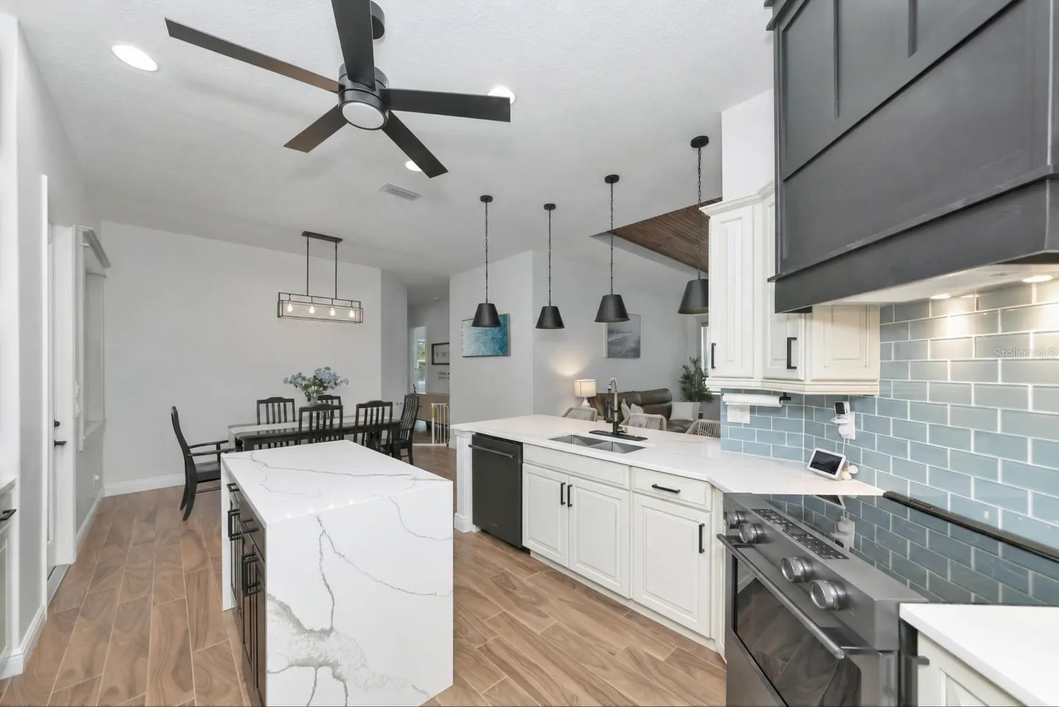 1417 LANDVIEW LN