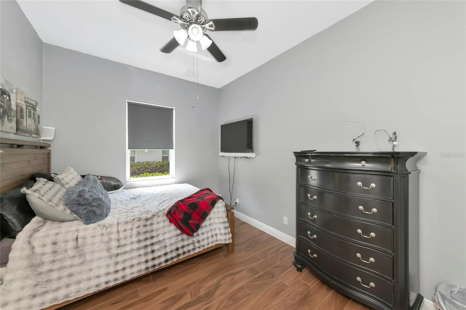 1417 LANDVIEW LN