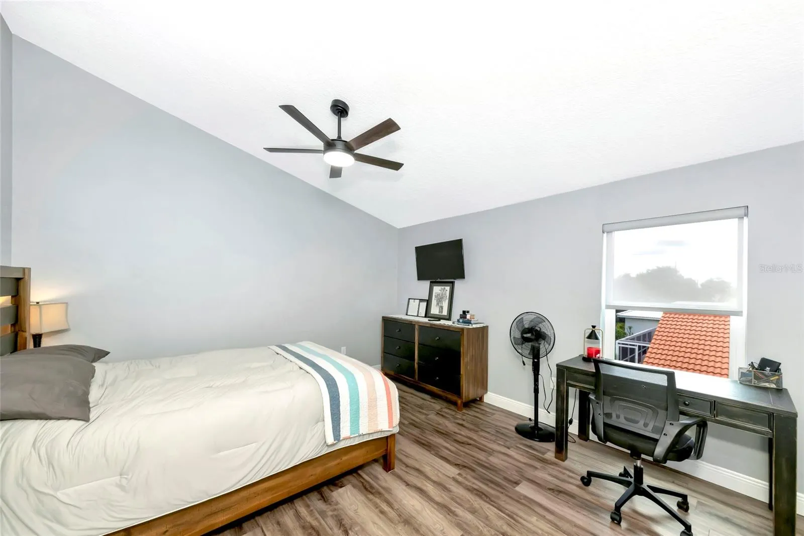 1417 LANDVIEW LN