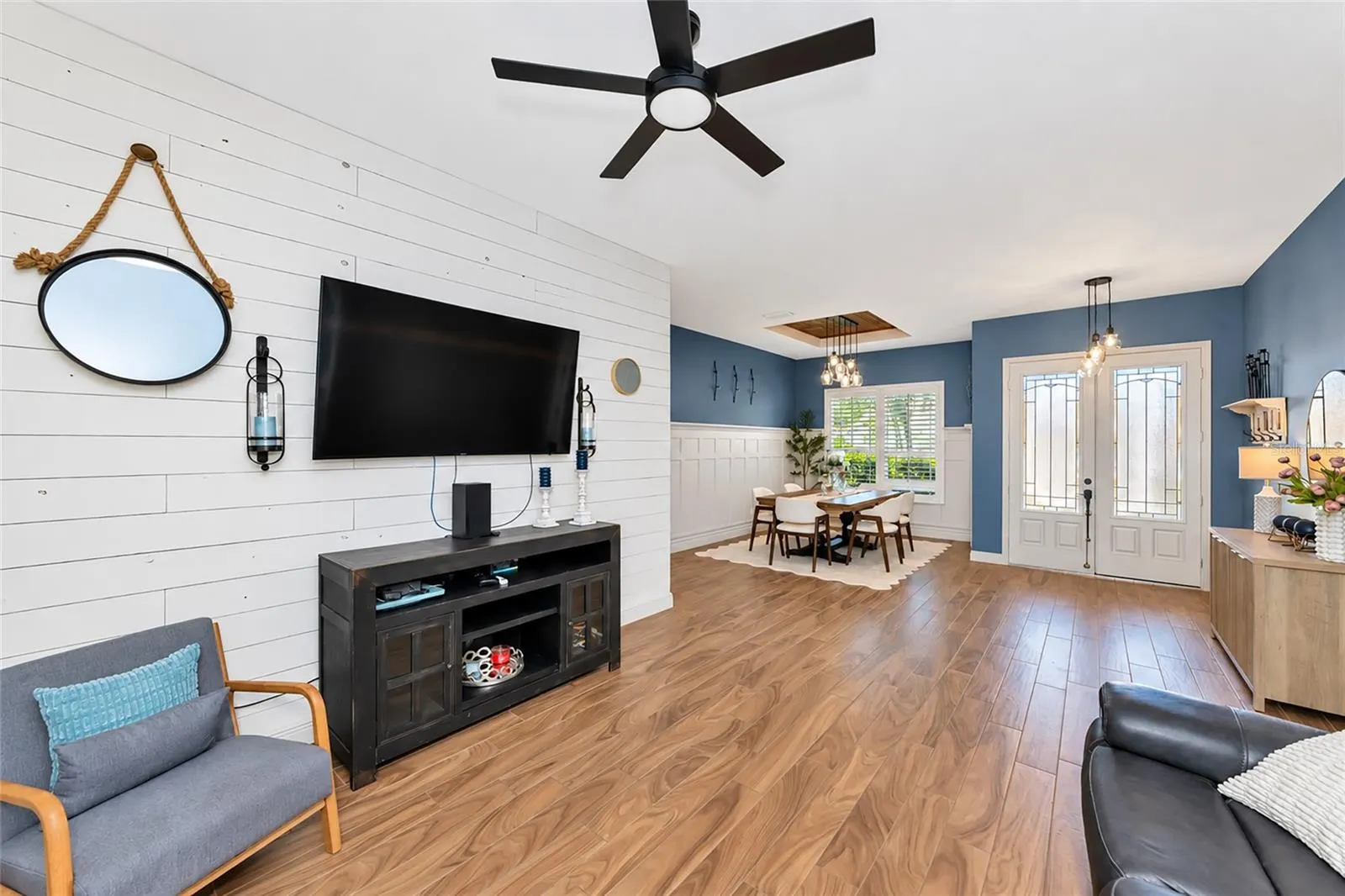 1417 LANDVIEW LN