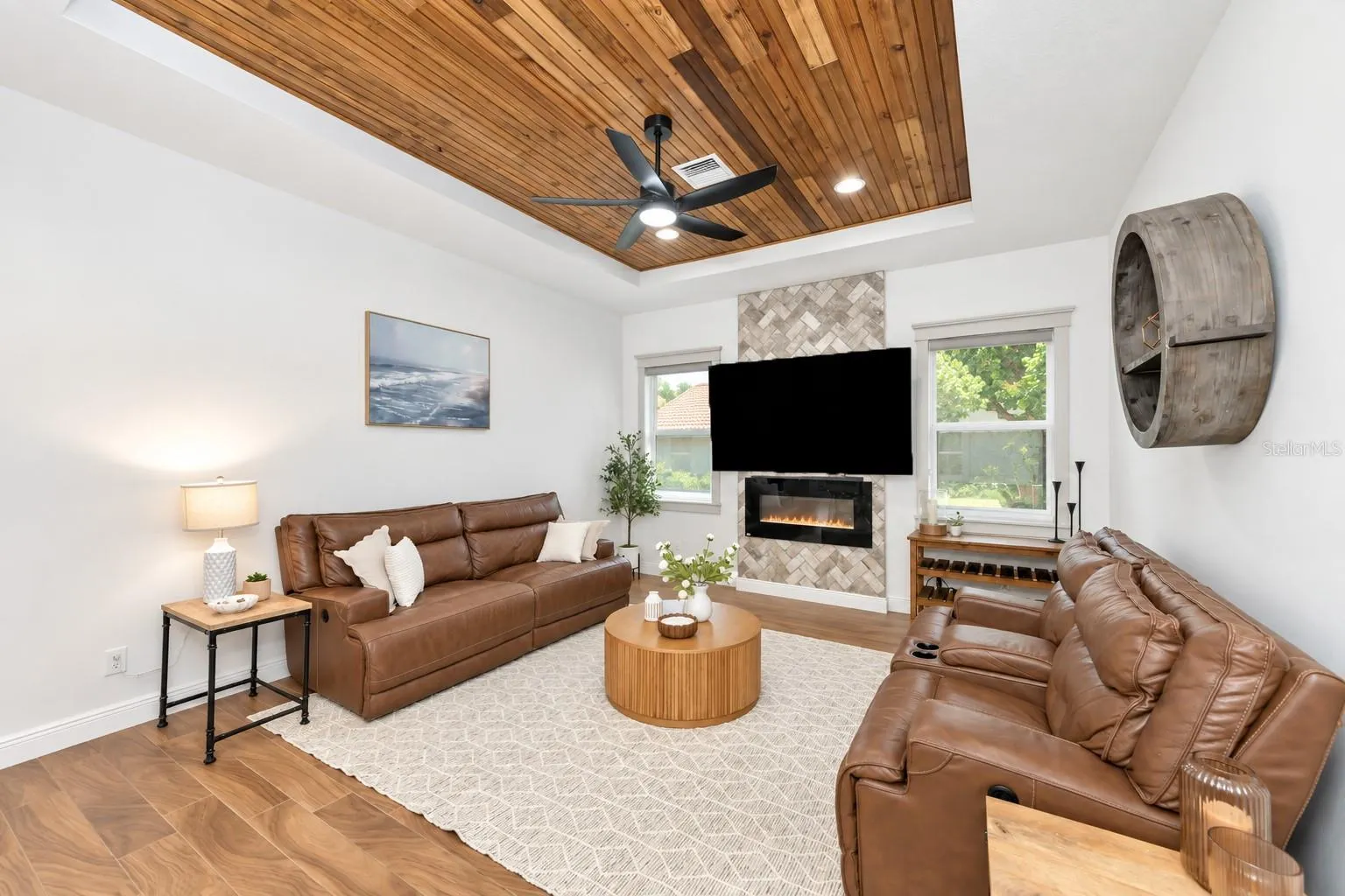 1417 LANDVIEW LN