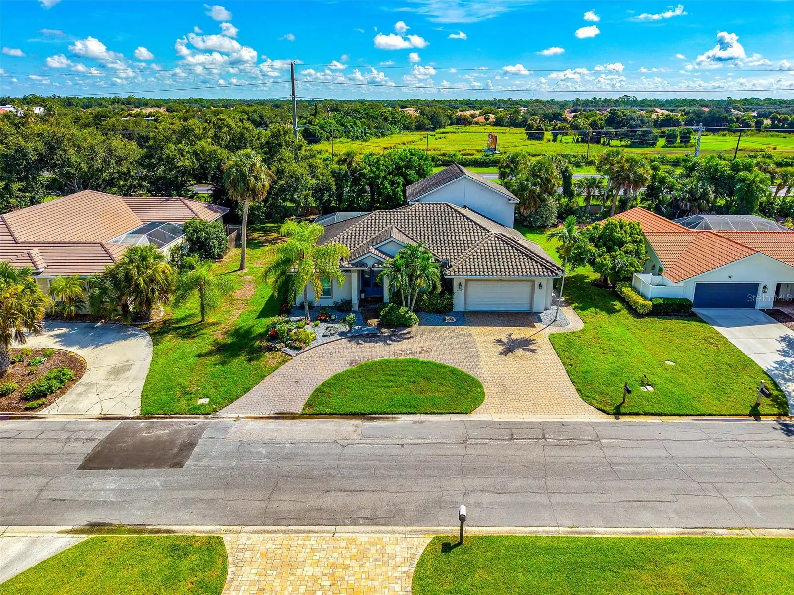 1417 LANDVIEW LN