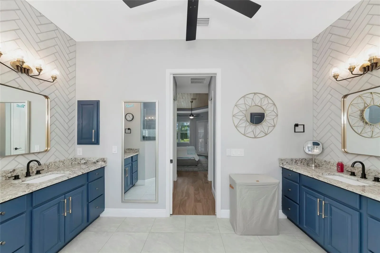 1417 LANDVIEW LN