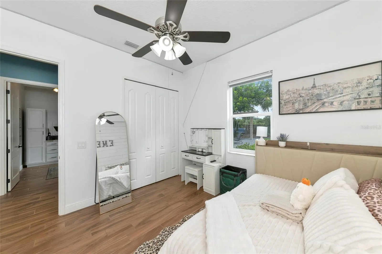 1417 LANDVIEW LN