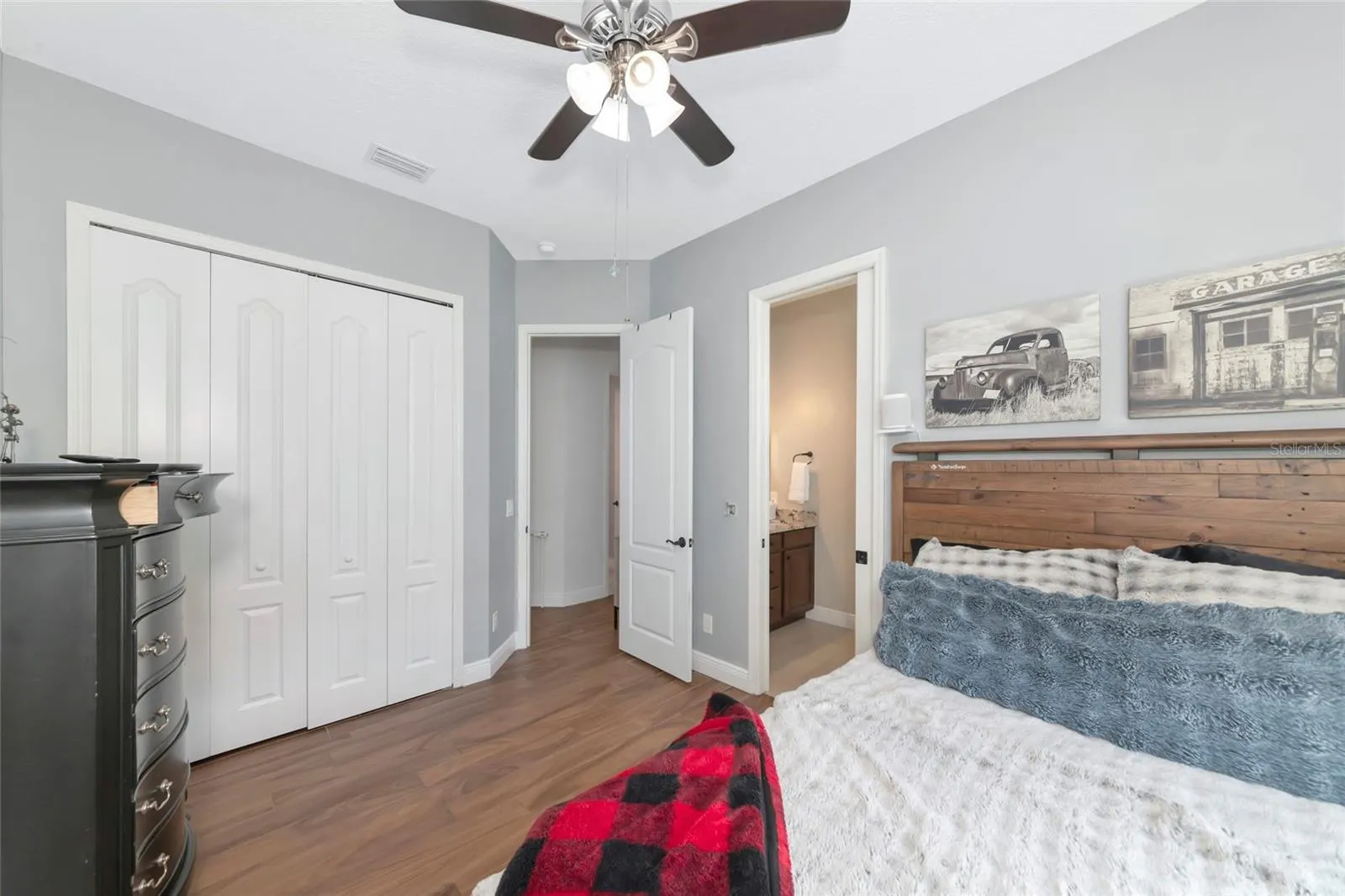 1417 LANDVIEW LN