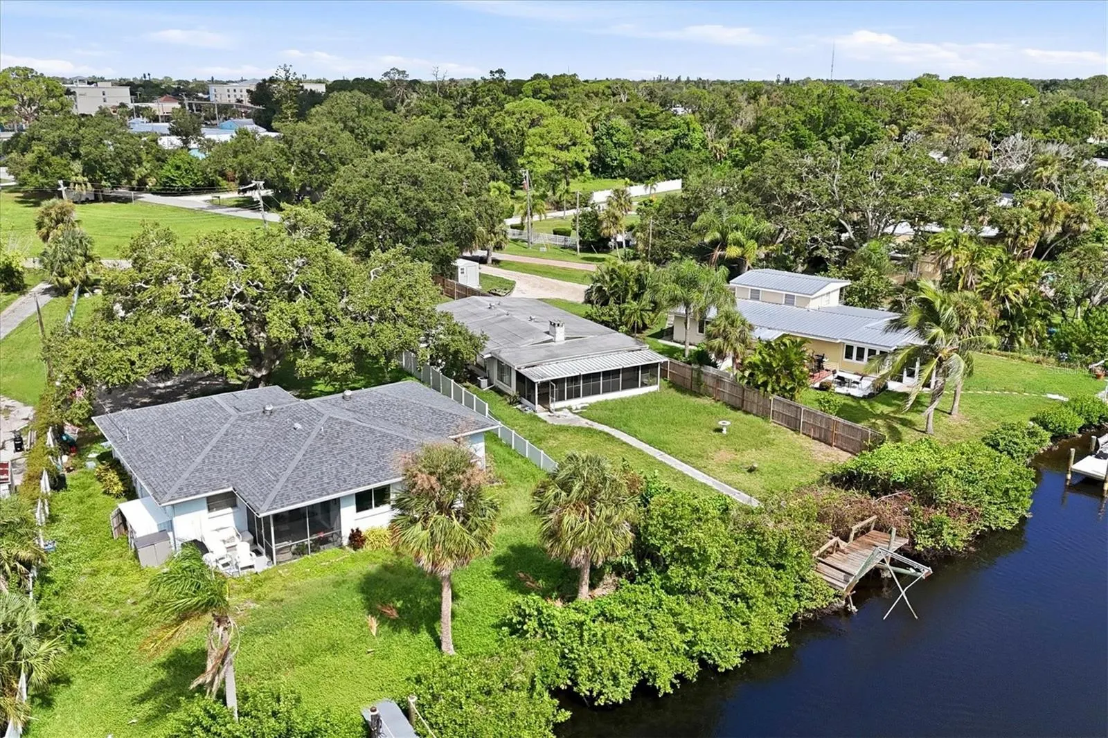 114 MAGNOLIA AVE