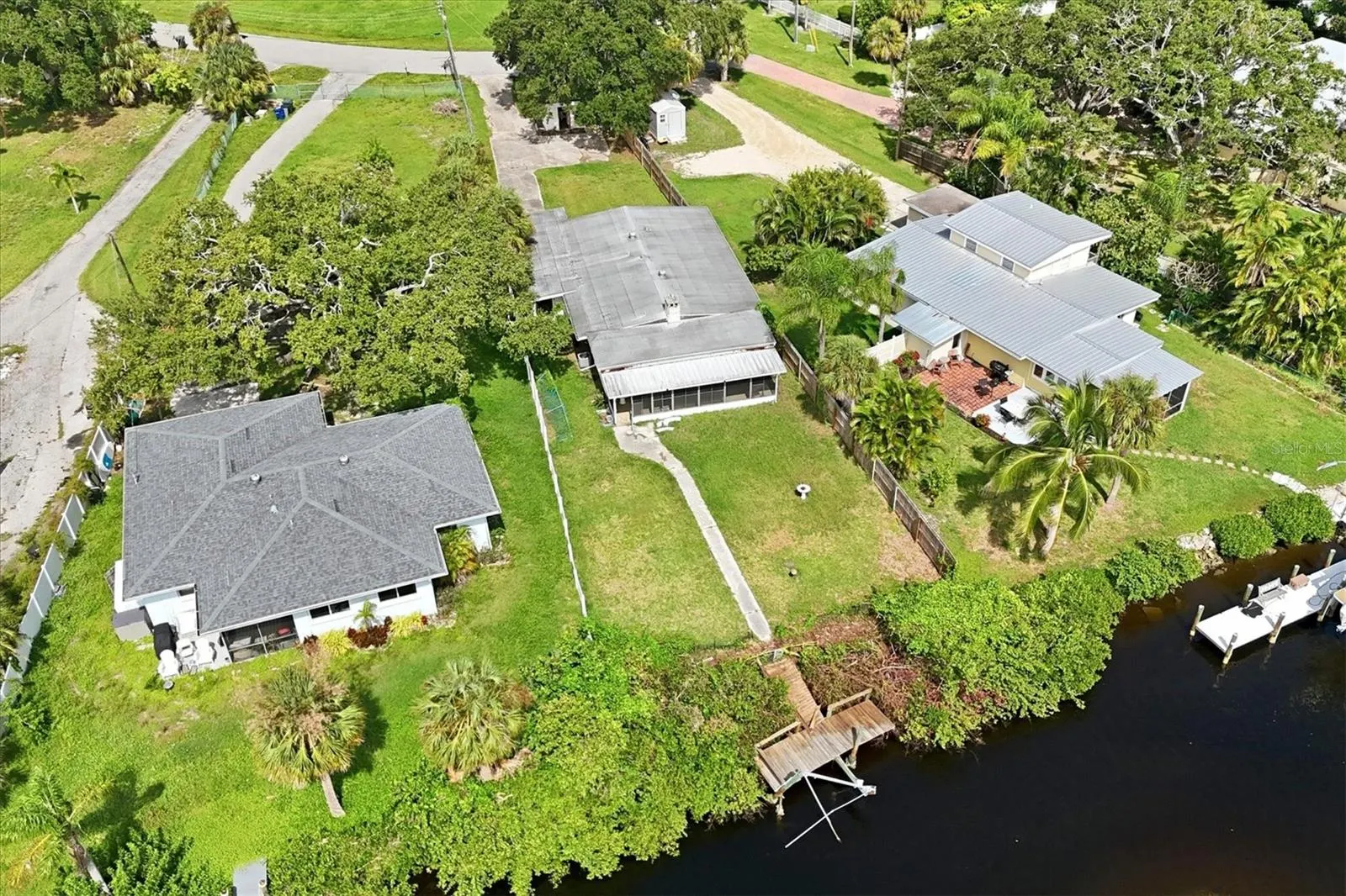 114 MAGNOLIA AVE