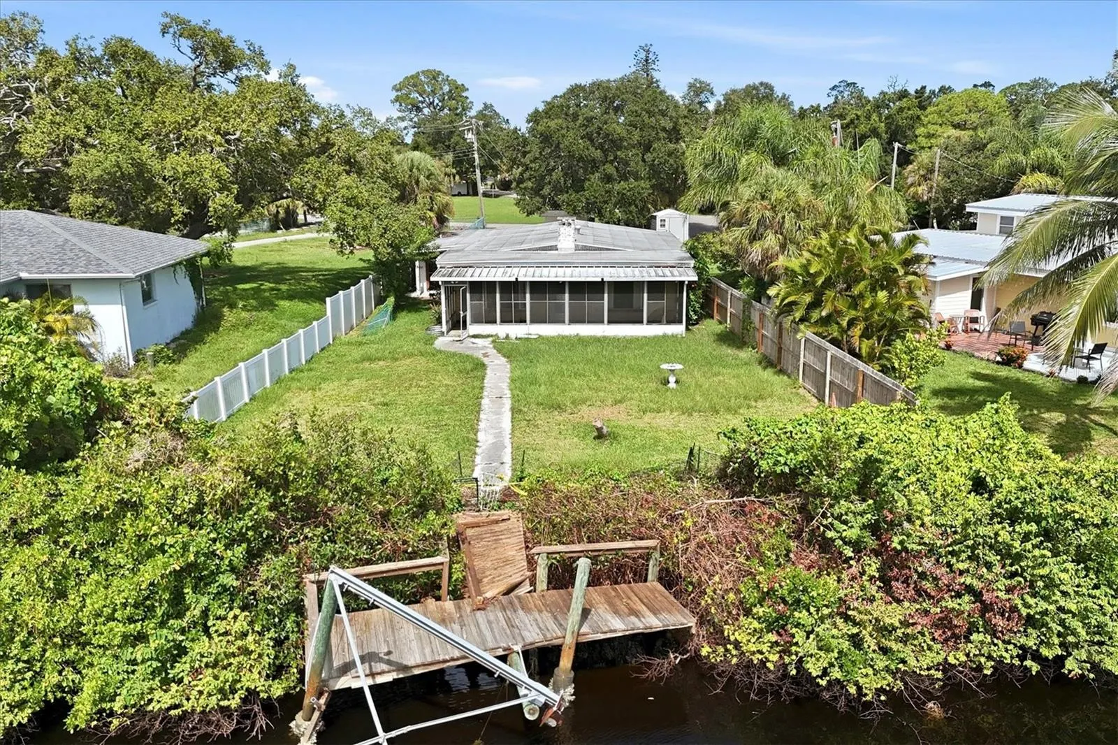 114 MAGNOLIA AVE