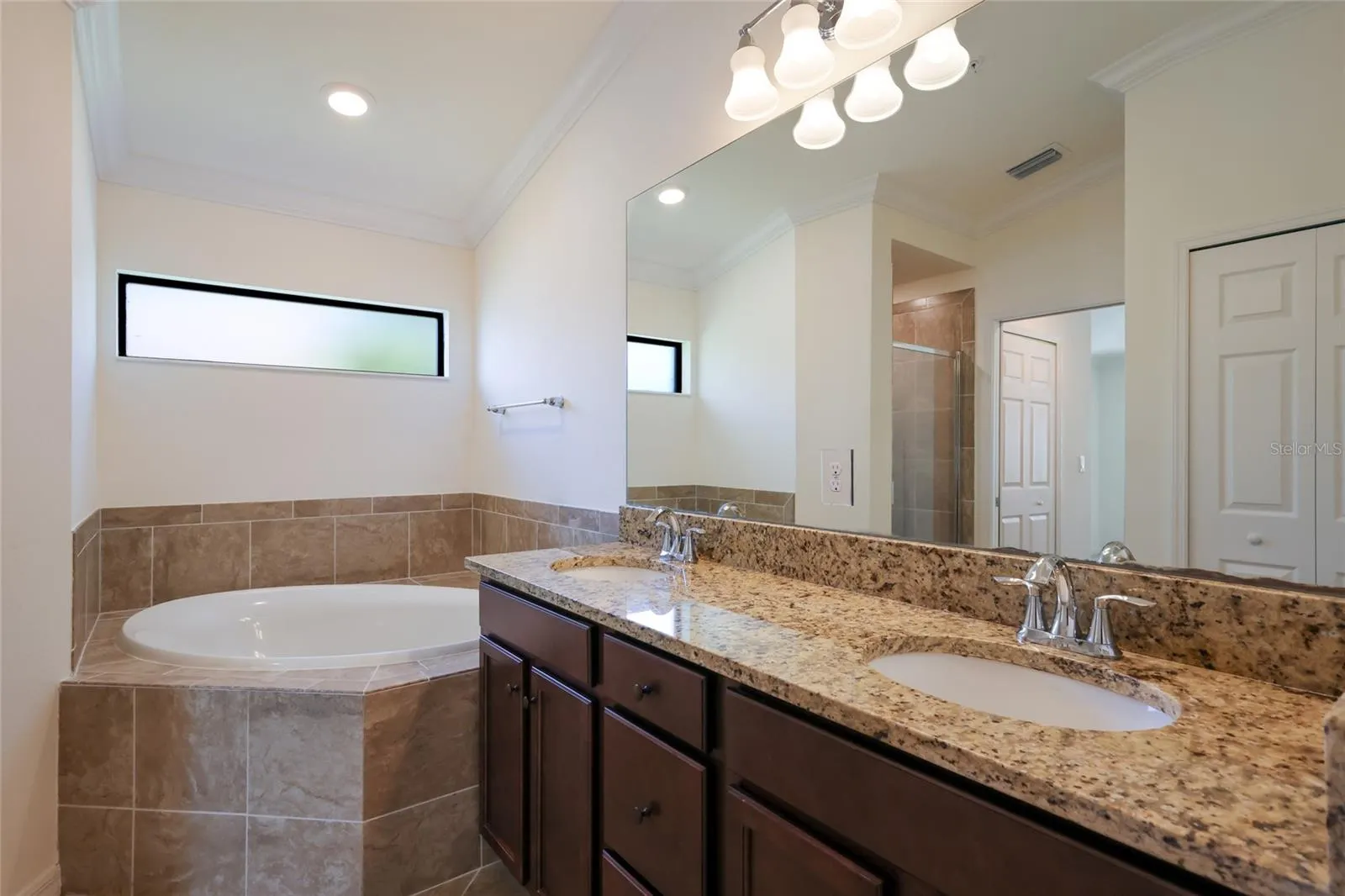 5614 PALMER CIR #206 #206