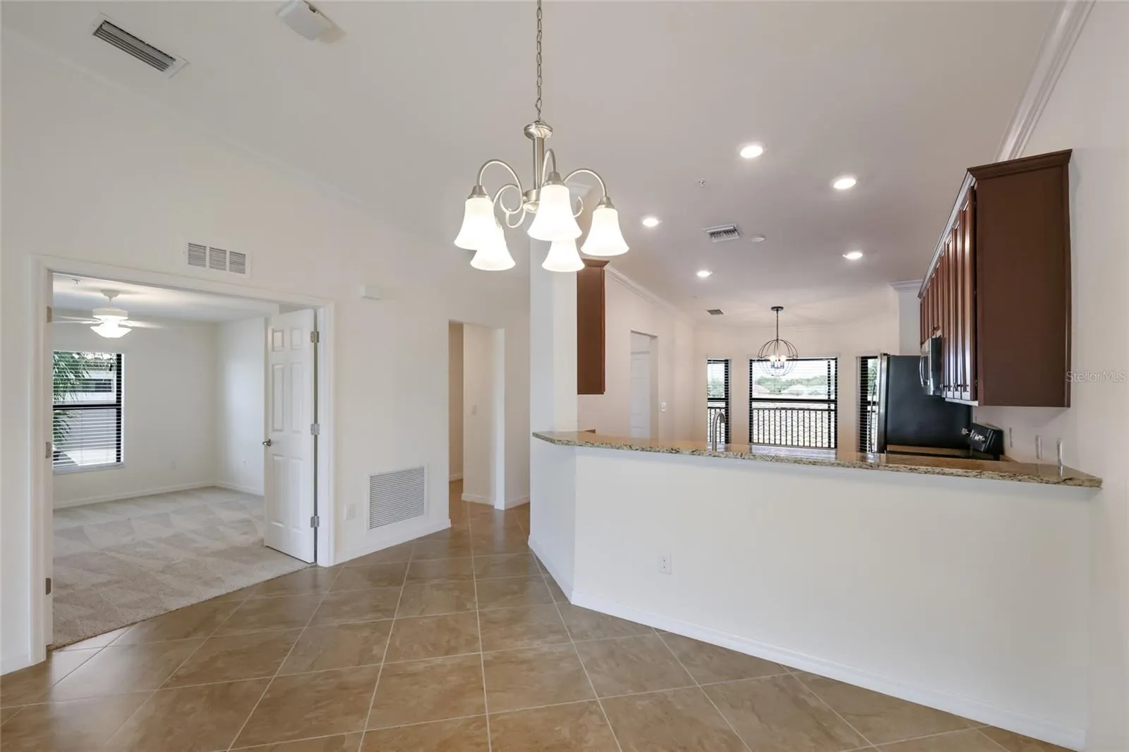 5614 PALMER CIR #206 #206