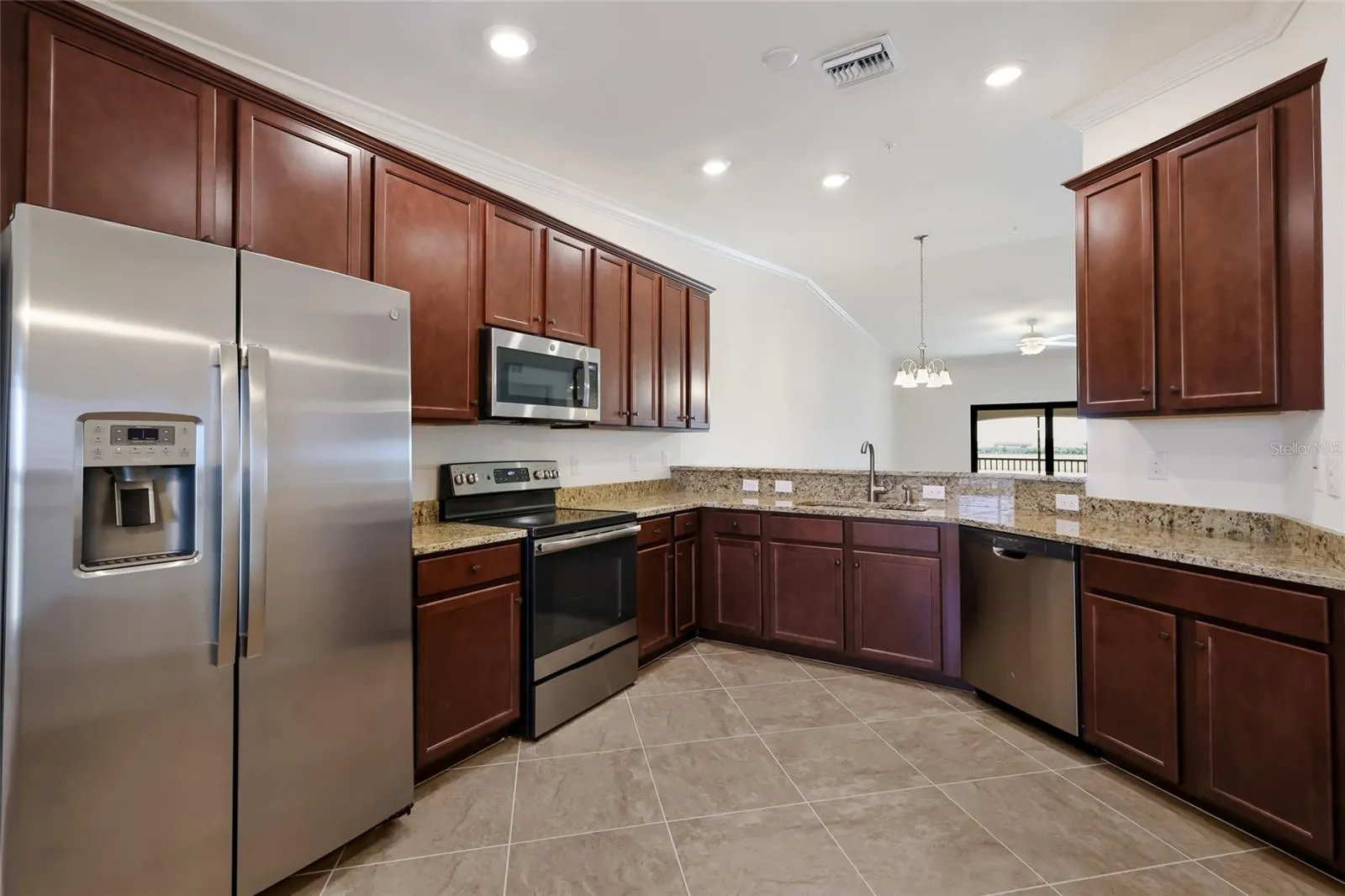 5614 PALMER CIR #206 #206