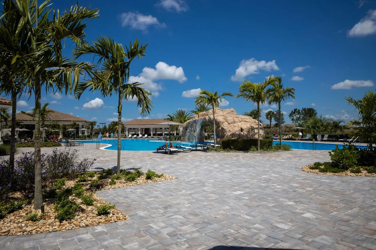 5614 PALMER CIR #206 #206
