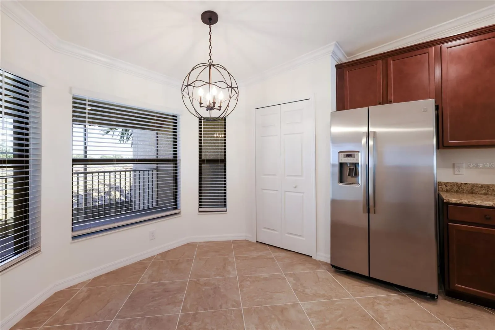 5614 PALMER CIR #206 #206