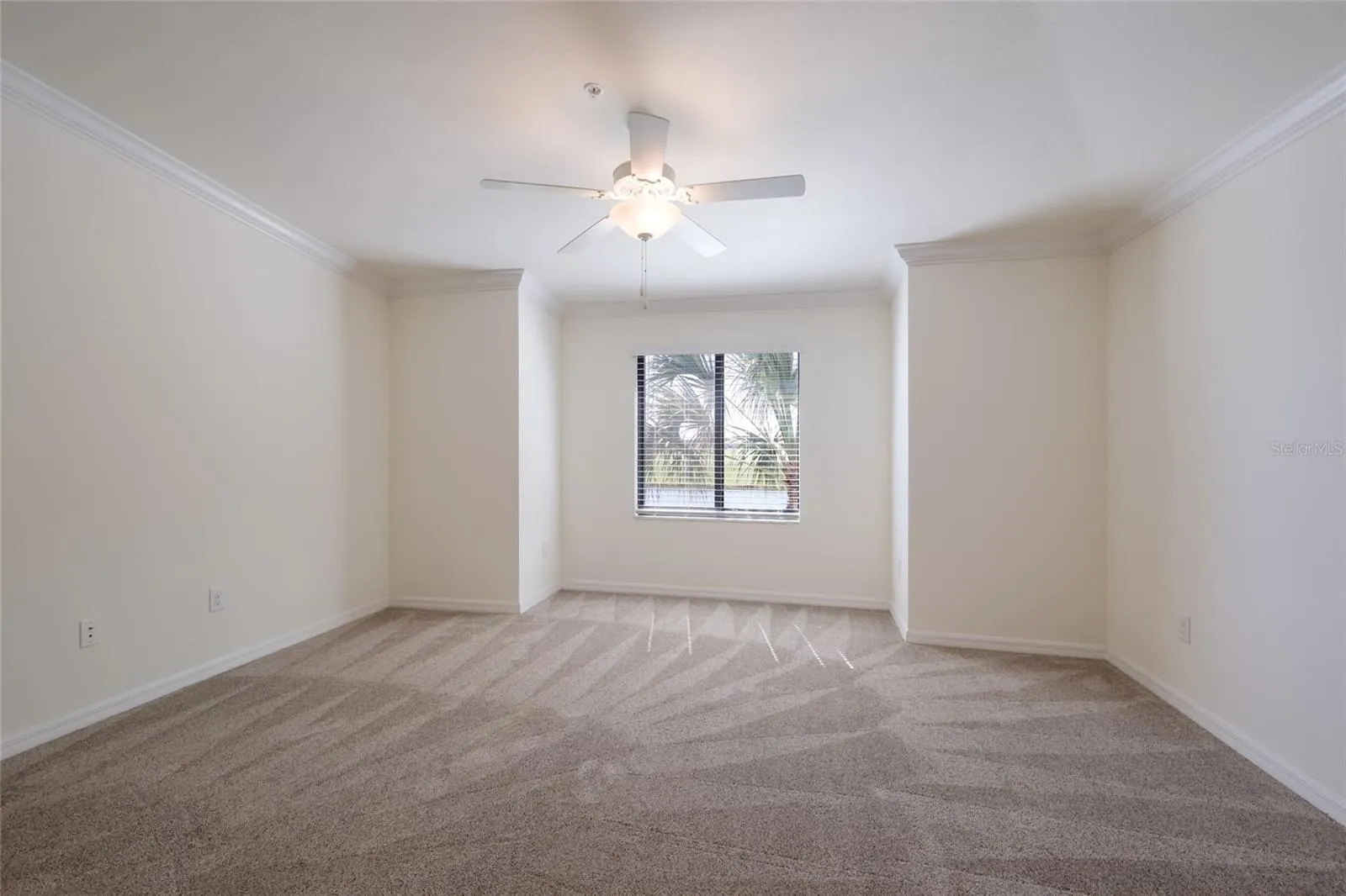 5614 PALMER CIR #206 #206