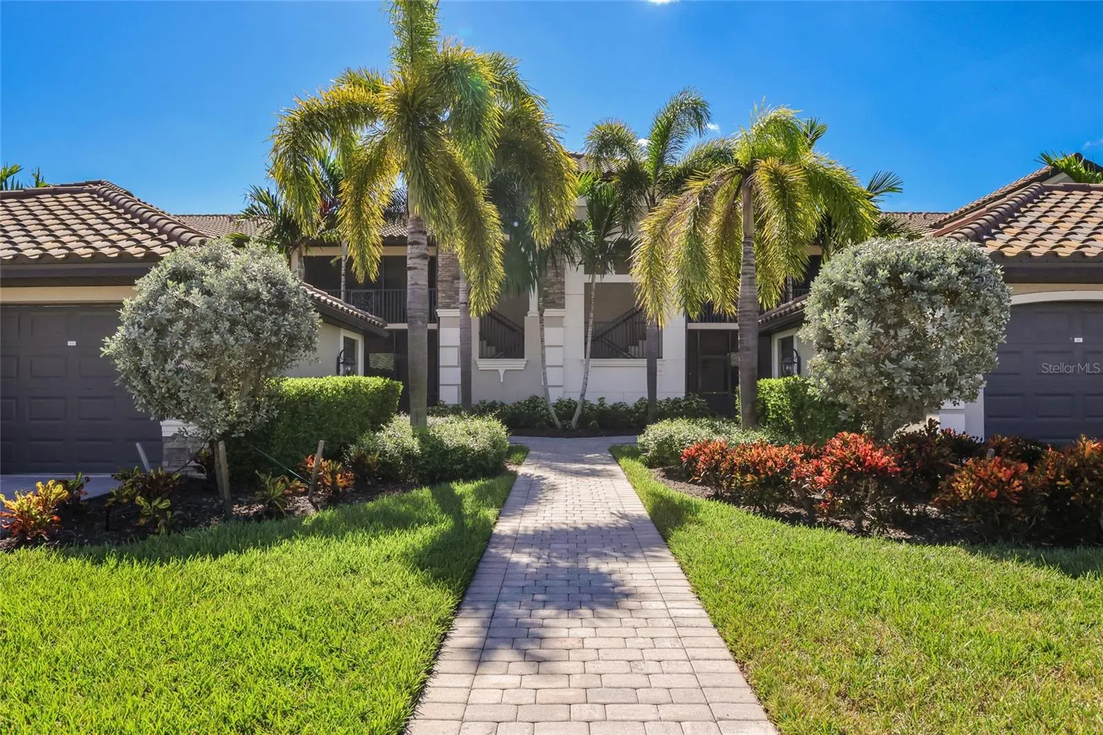 5614 PALMER CIR #206 #206