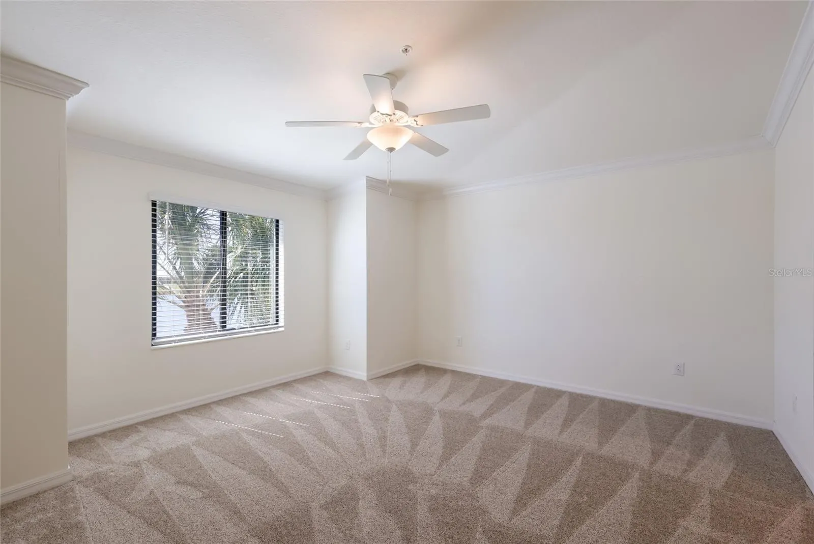 5614 PALMER CIR #206 #206