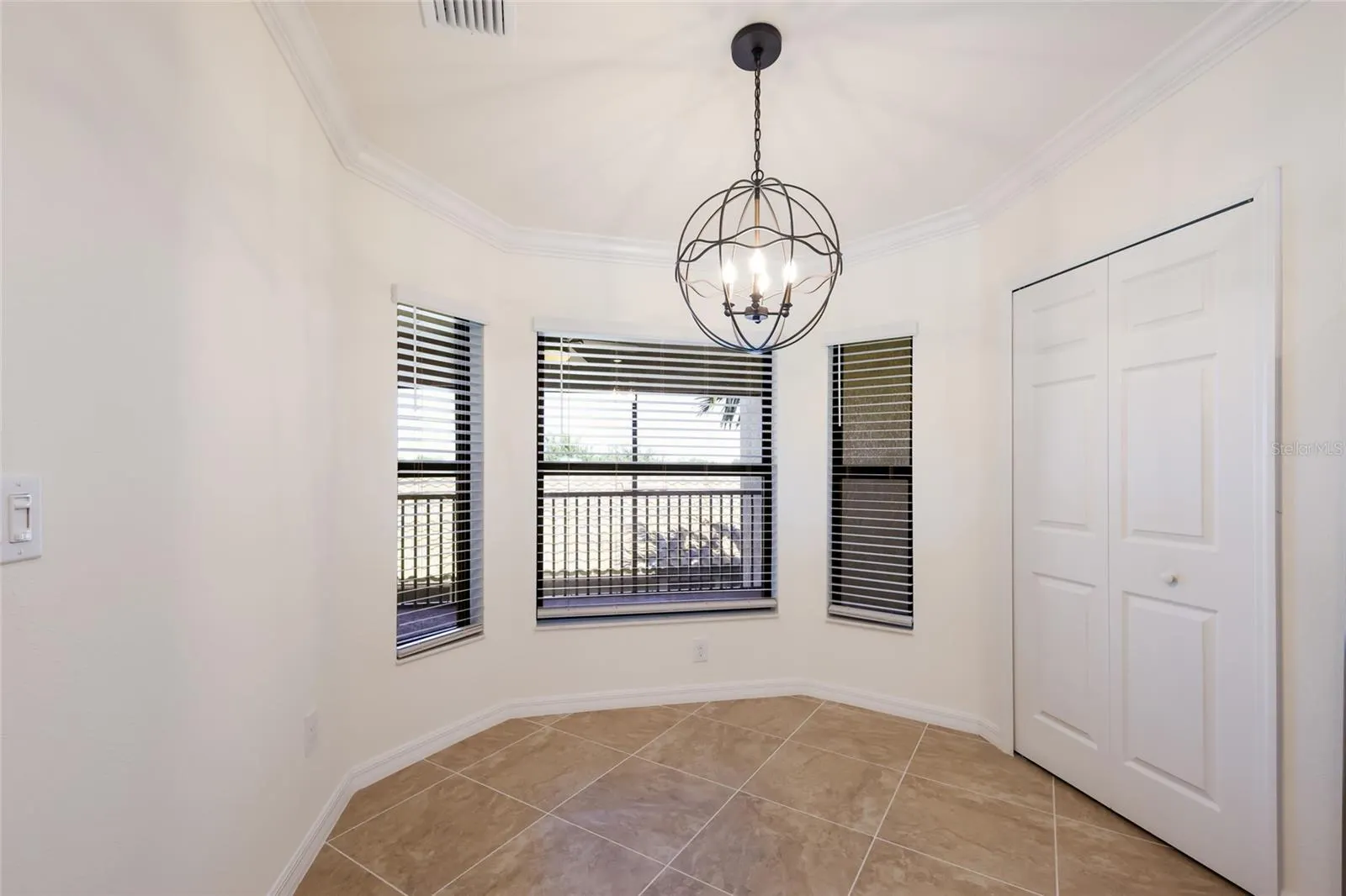 5614 PALMER CIR #206 #206