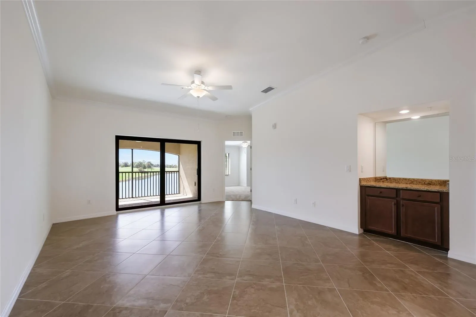 5614 PALMER CIR #206 #206