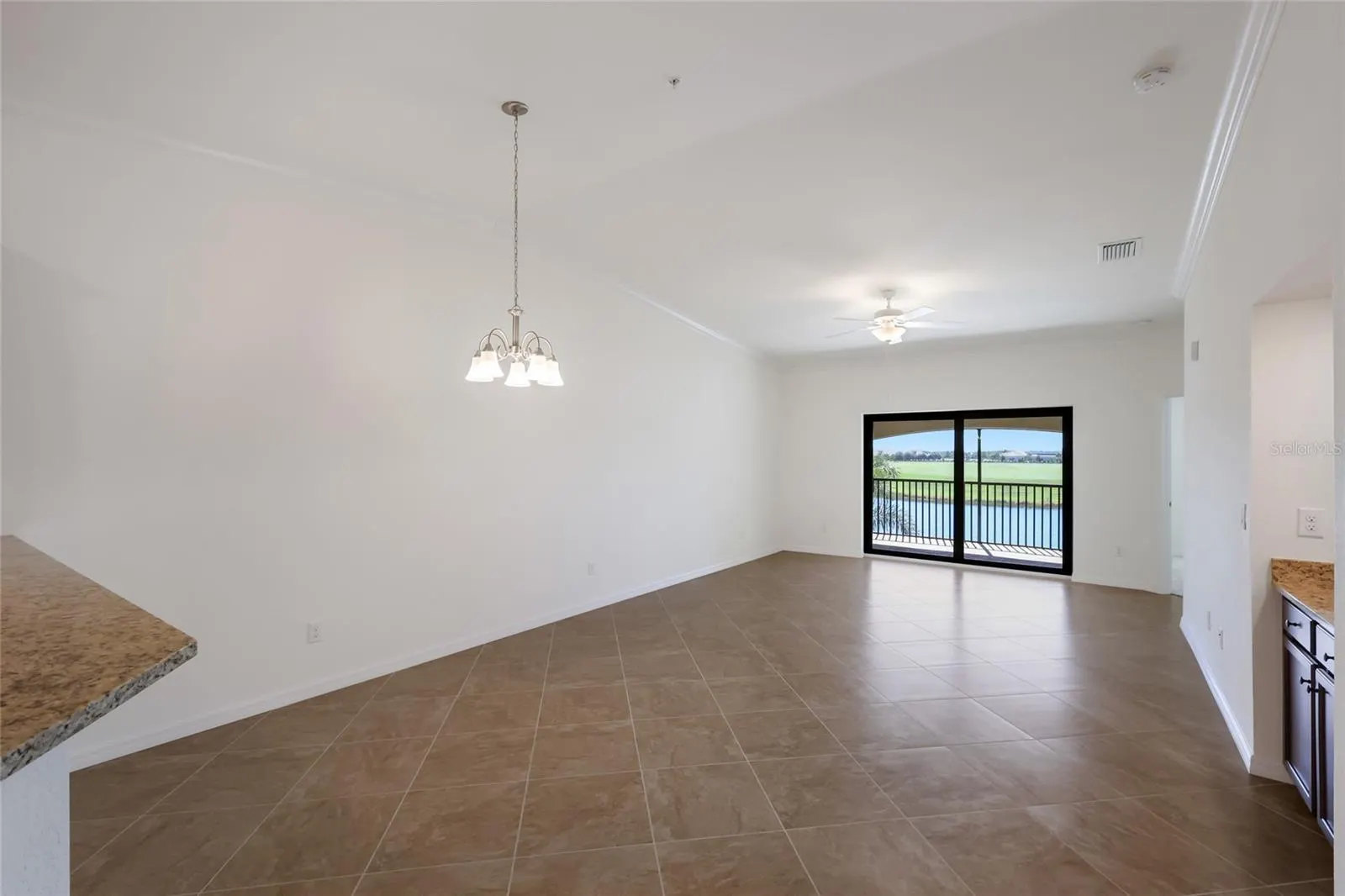 5614 PALMER CIR #206 #206