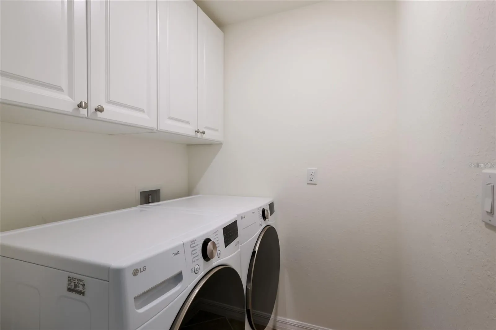 5614 PALMER CIR #206 #206